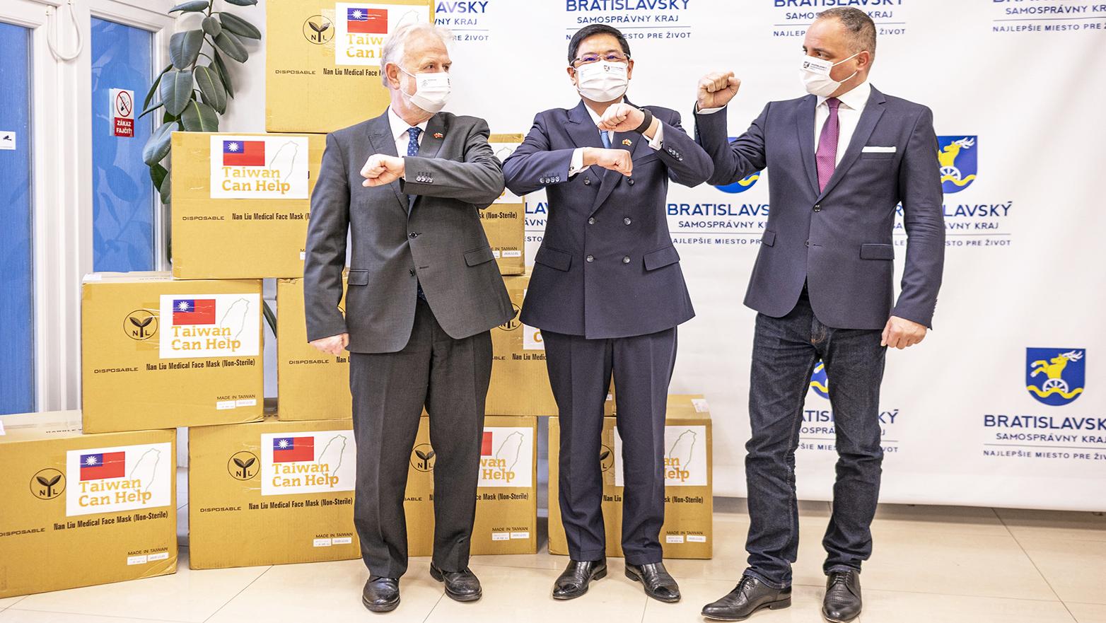 Župa získala darom 300 000 ochranných rúšok z Taiwanu