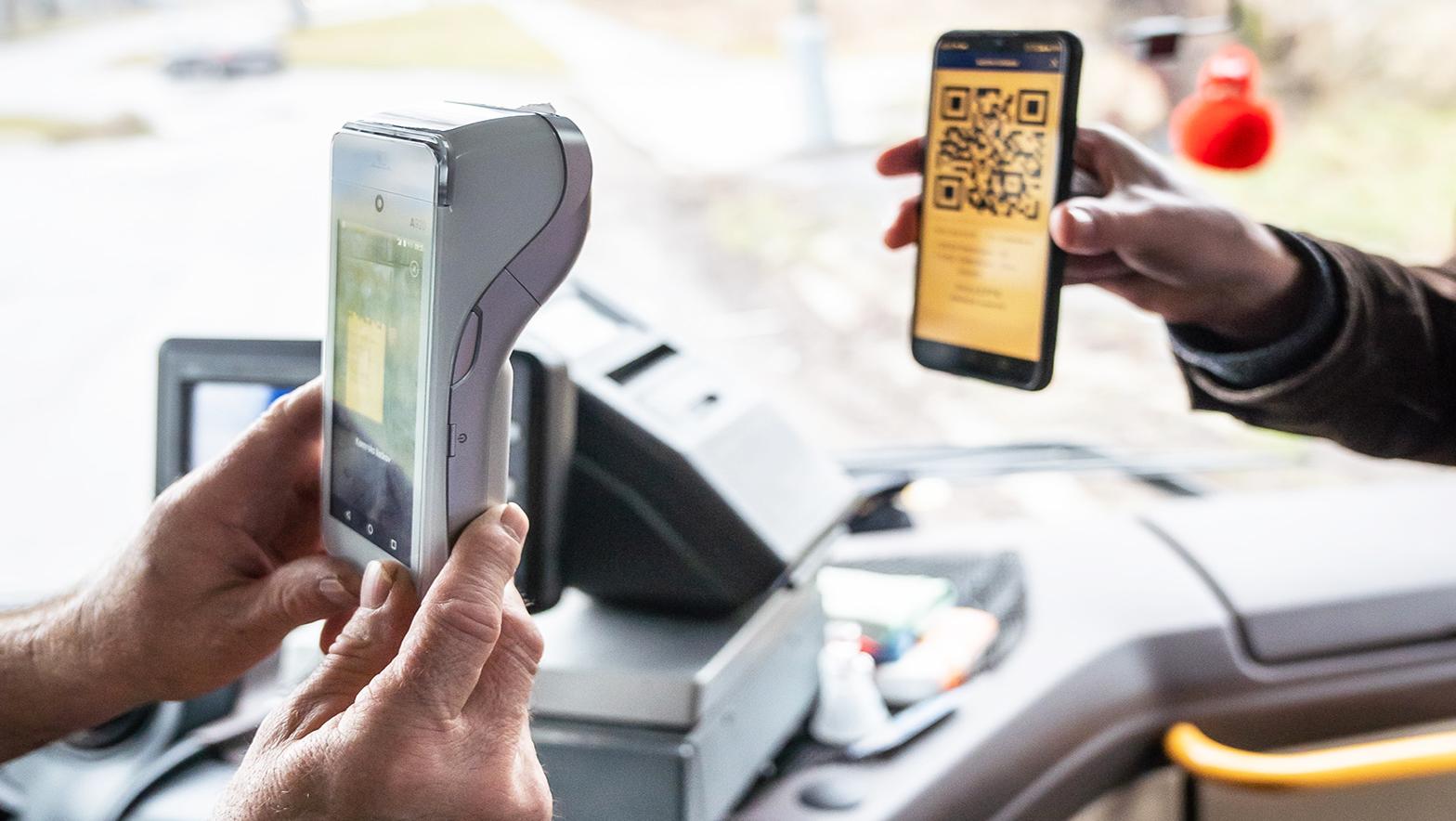 TTSK pilotne zavádza bezkontaktnú platbu v prímestských autobusoch