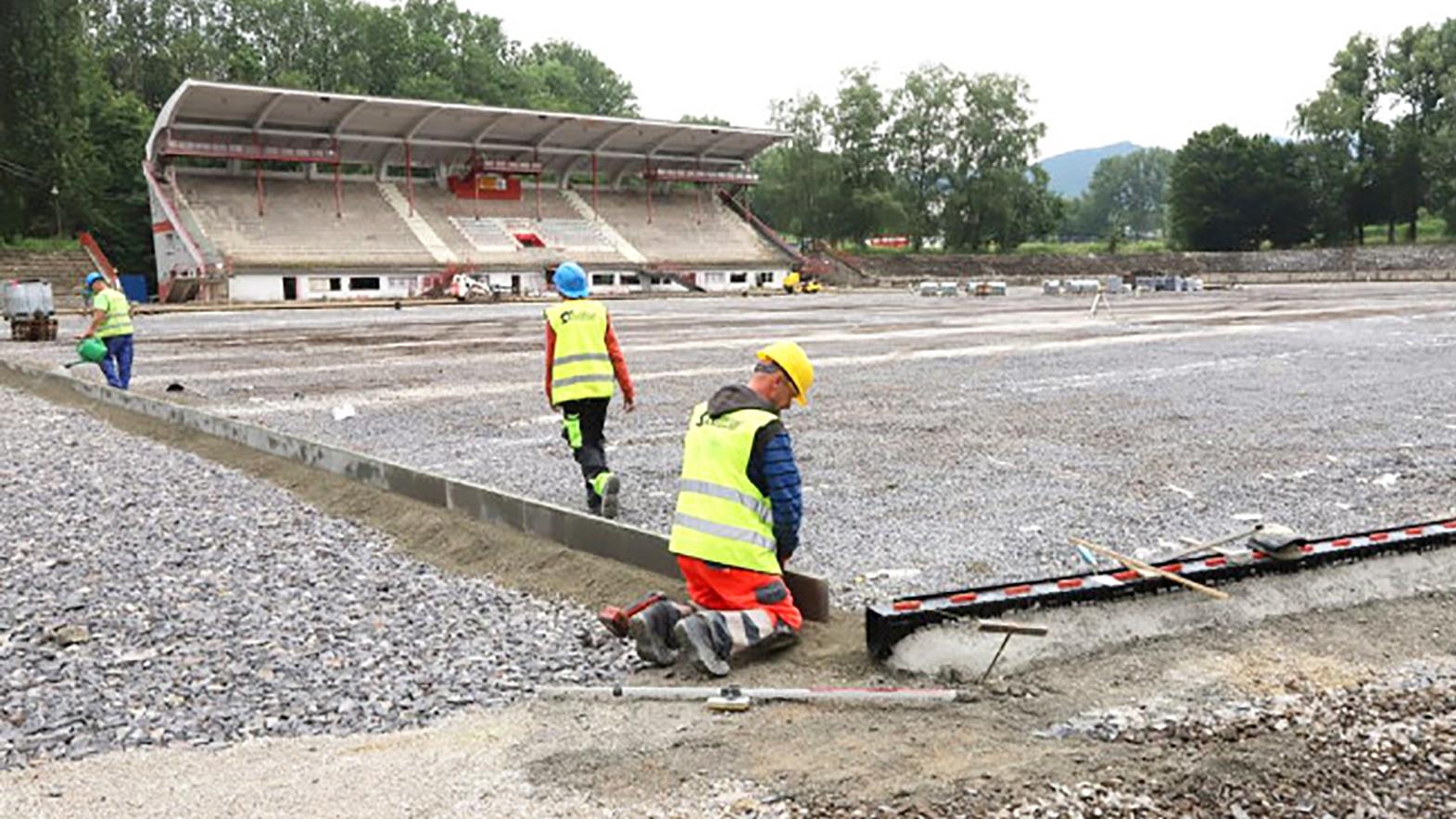 Obnova štadiónov pre profesionálov i športové talenty napreduje