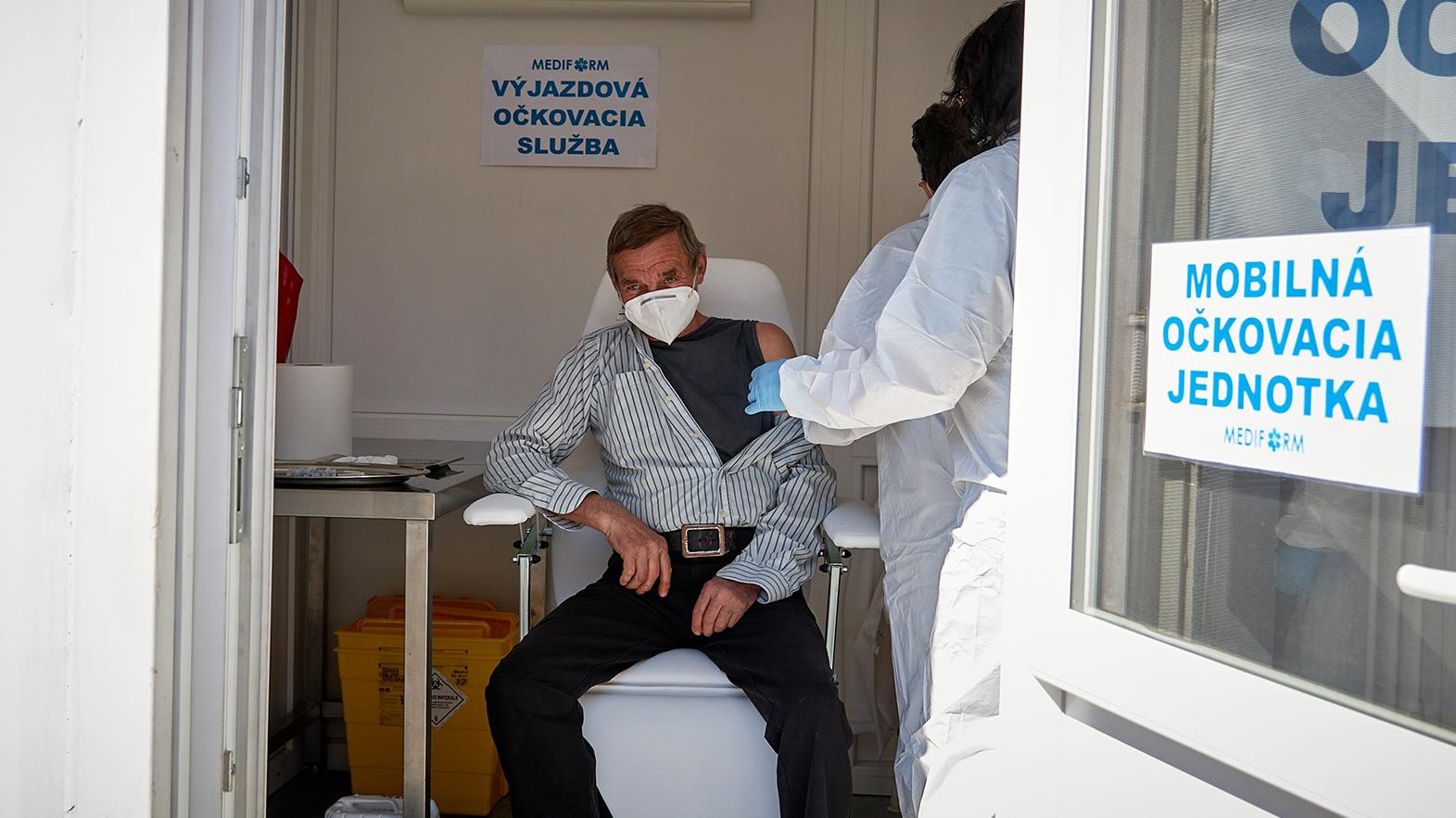 MOJ už podali vakcínu 751 seniorom v okresoch Revúca a Banská Štiavnica