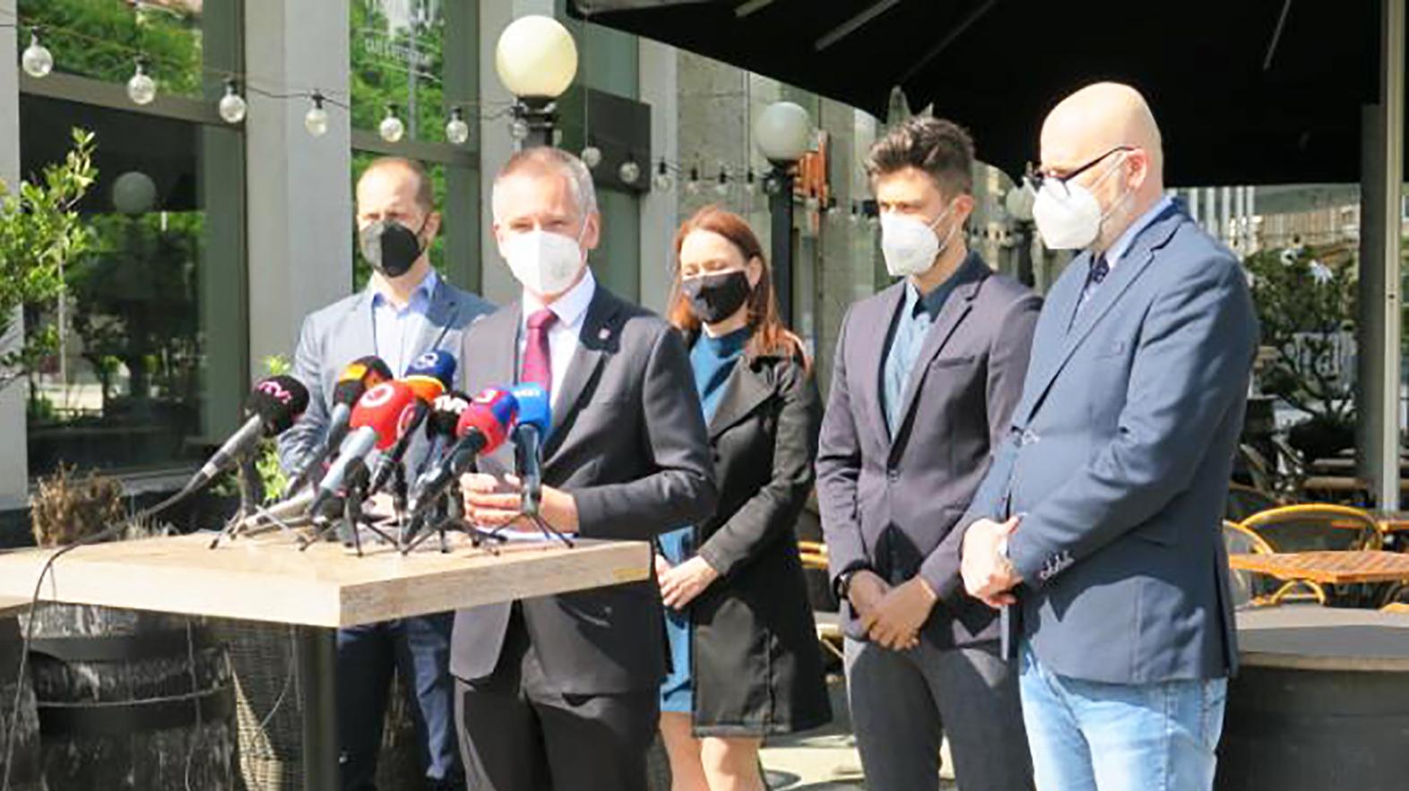 ZMOS s partnermi pomáha prevádzkam s letnými terasami 