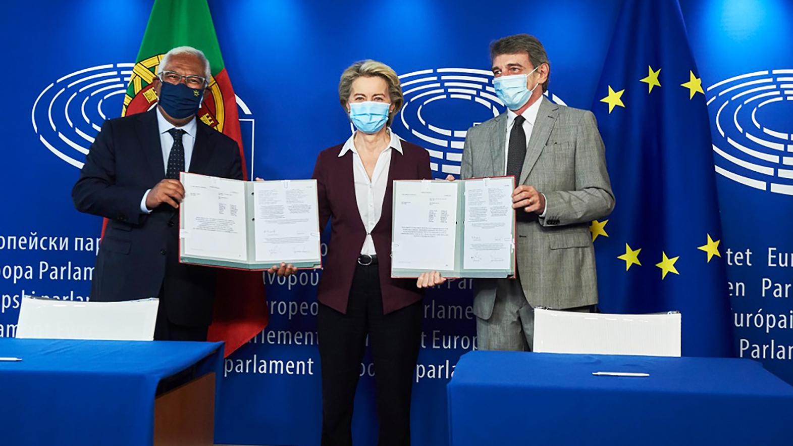 Únia schválila digitálny COVID preukaz EÚ