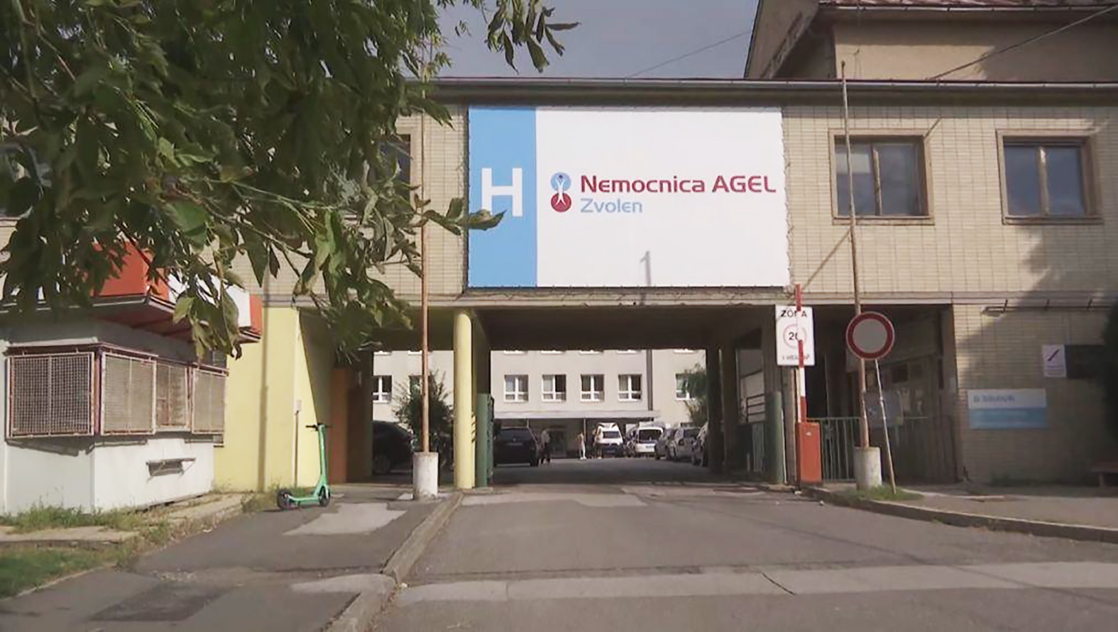 Zvolenčania zbierajú podpisy, ktorými chcú zachrániť nemocnicu       