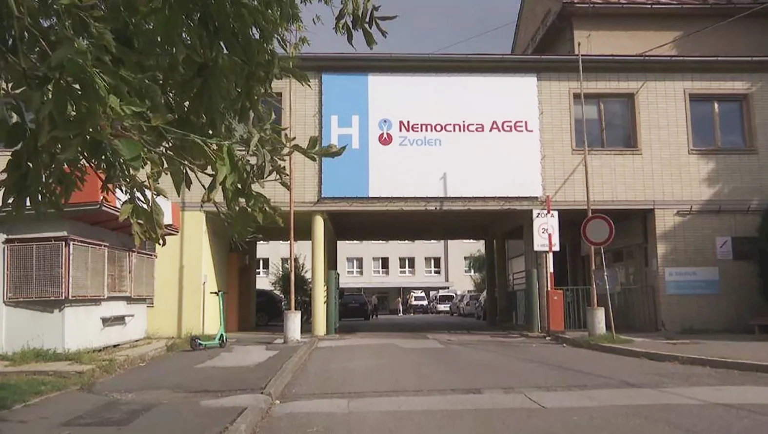 Zvolenčania zbierajú podpisy, ktorými chcú zachrániť nemocnicu       
