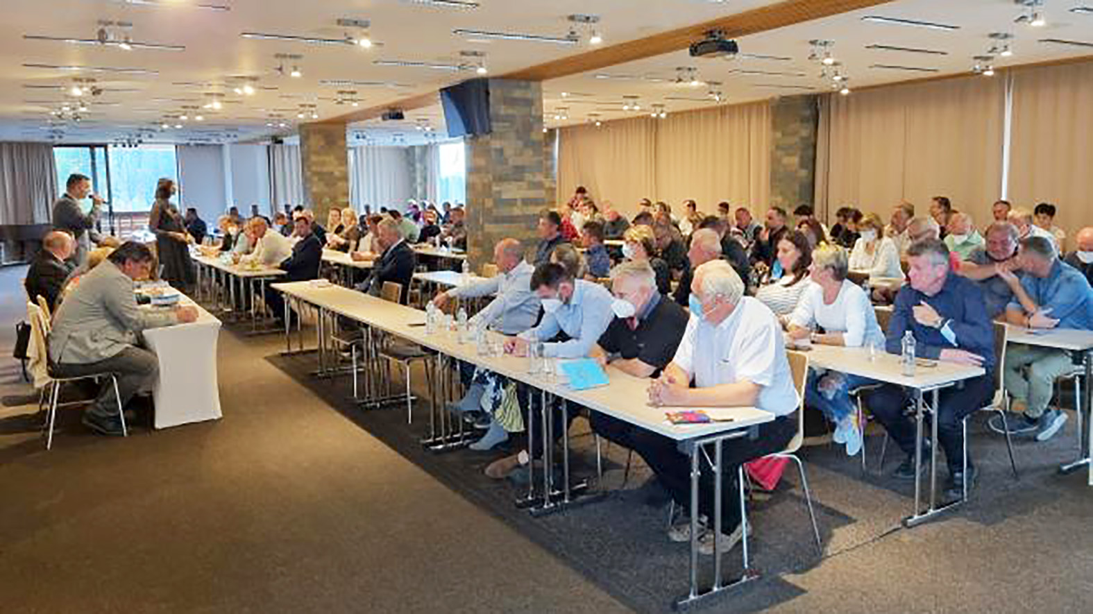 Stretávajú sa predstavitelia štyroch regionálnych združení 