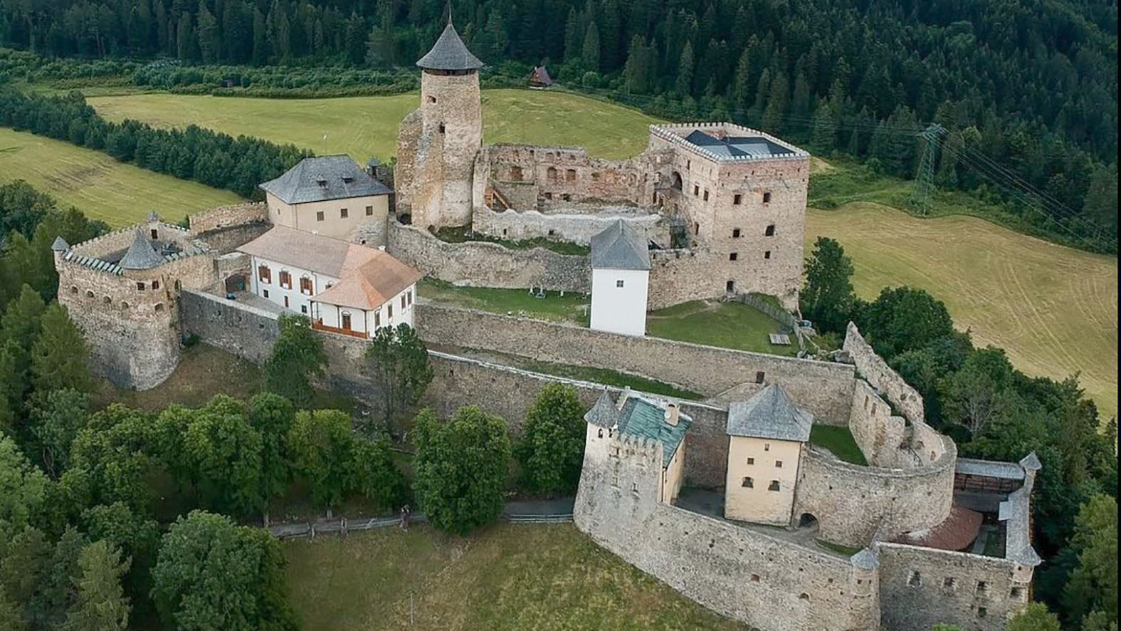 Ľubovniansky hrad čaká rekonštrukcia za 800-tis. eur