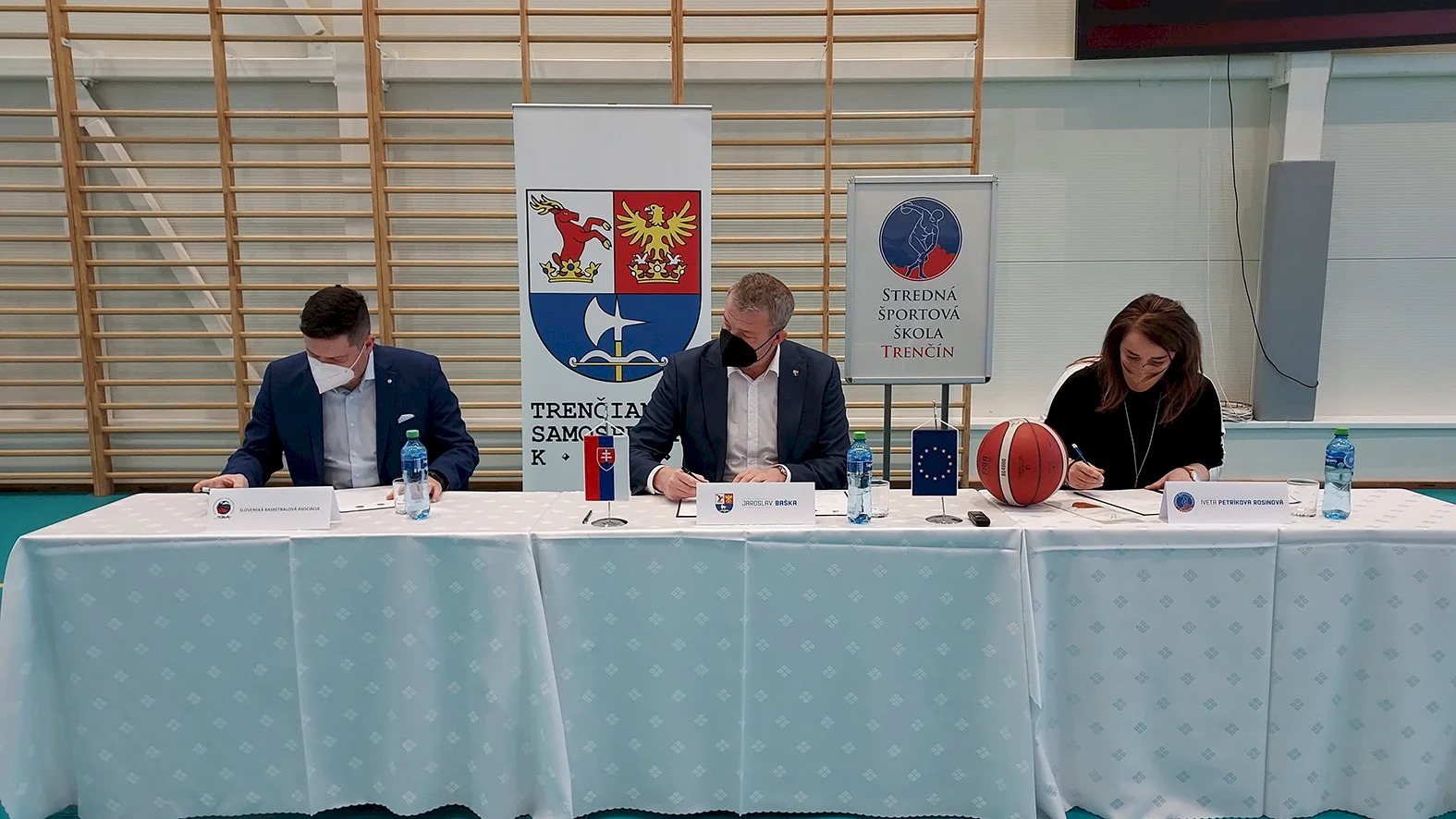Špičkové podmienky pre rozvoj talentu budú mať a basketbalisti