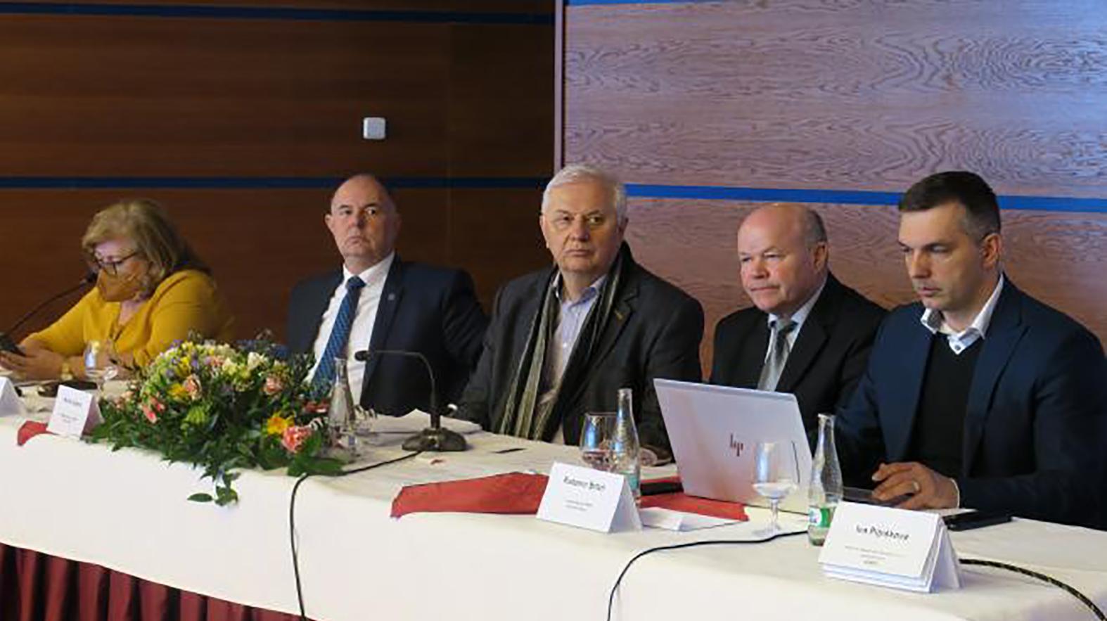 Komora obcí reagovala na aktuálne témy 