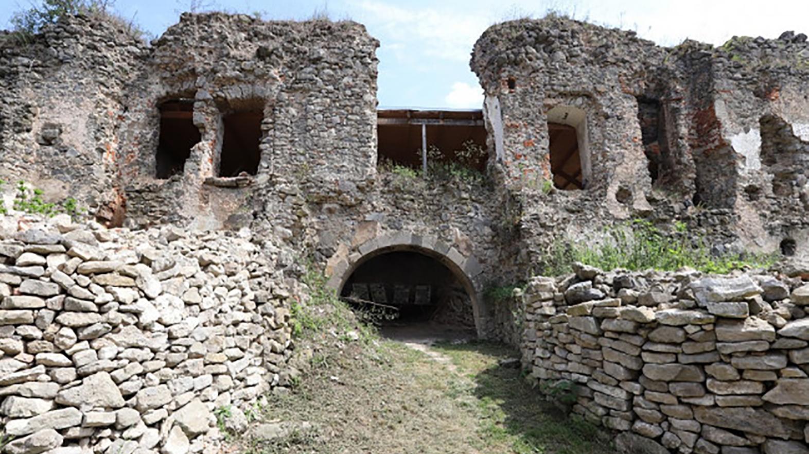 Na hrade Čabraď bude rušno, na pokračovanie obnovy sa podarilo získať podporu