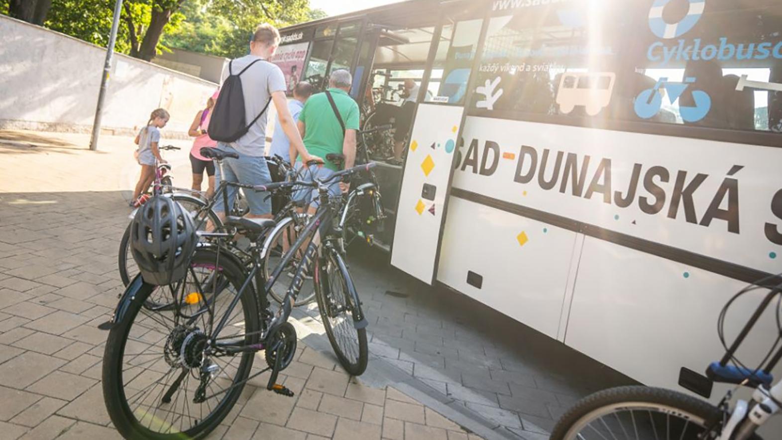 Letný cyklobus zo Senca na Žitný ostrov začal premávať 