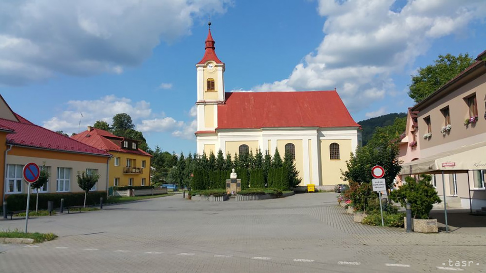Mesto Hnúšťa získalo záhradu Mariássyovcov, kúpiť chce i miestny kaštieľ