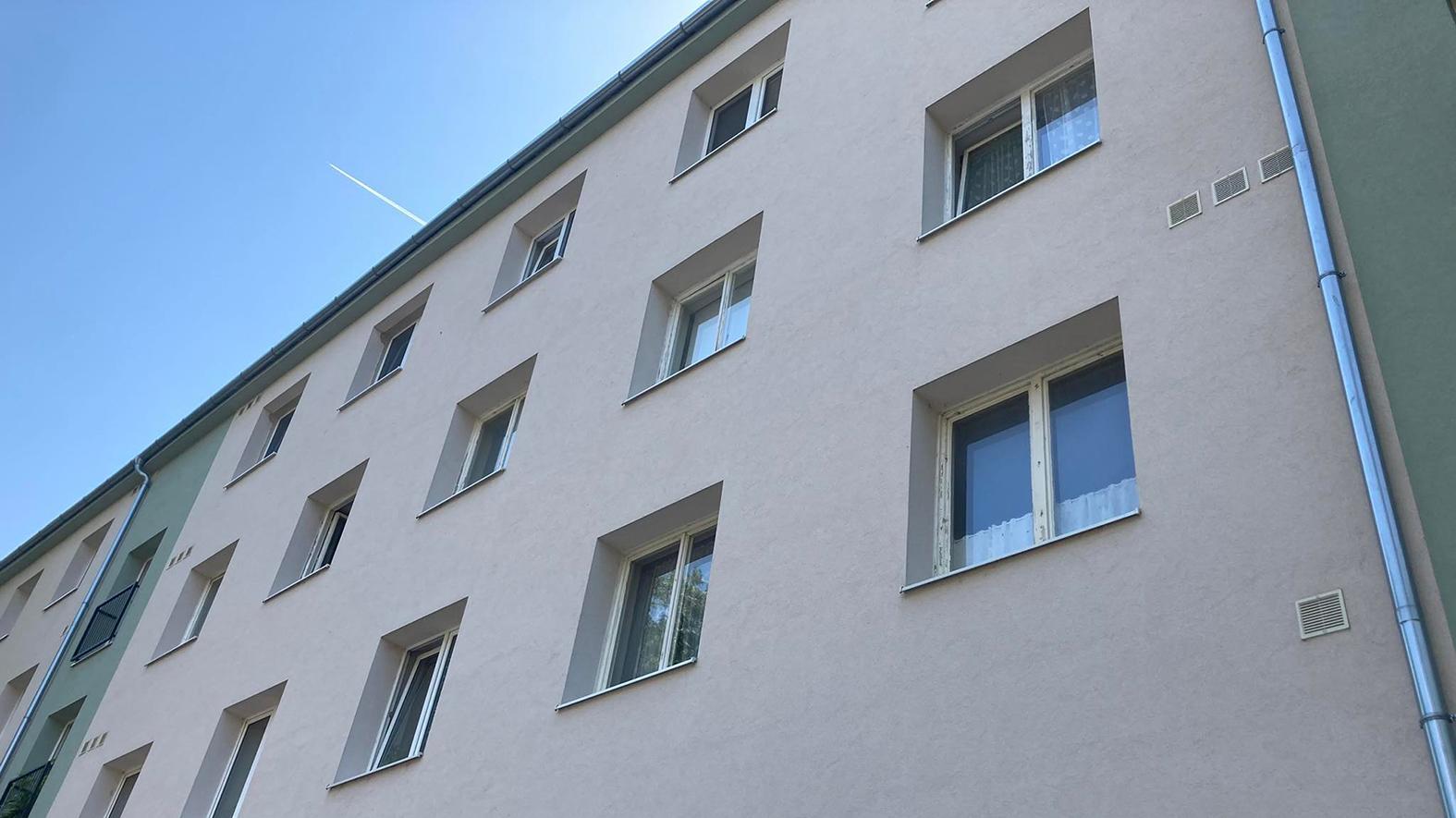 Mesto začalo s výstavbou troch bytových domov