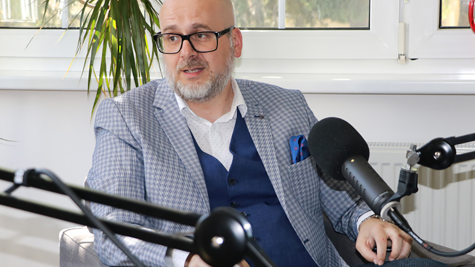 M. Kaliňák chce zaviesť v obciach PSK pojazdné potraviny a ambulancie