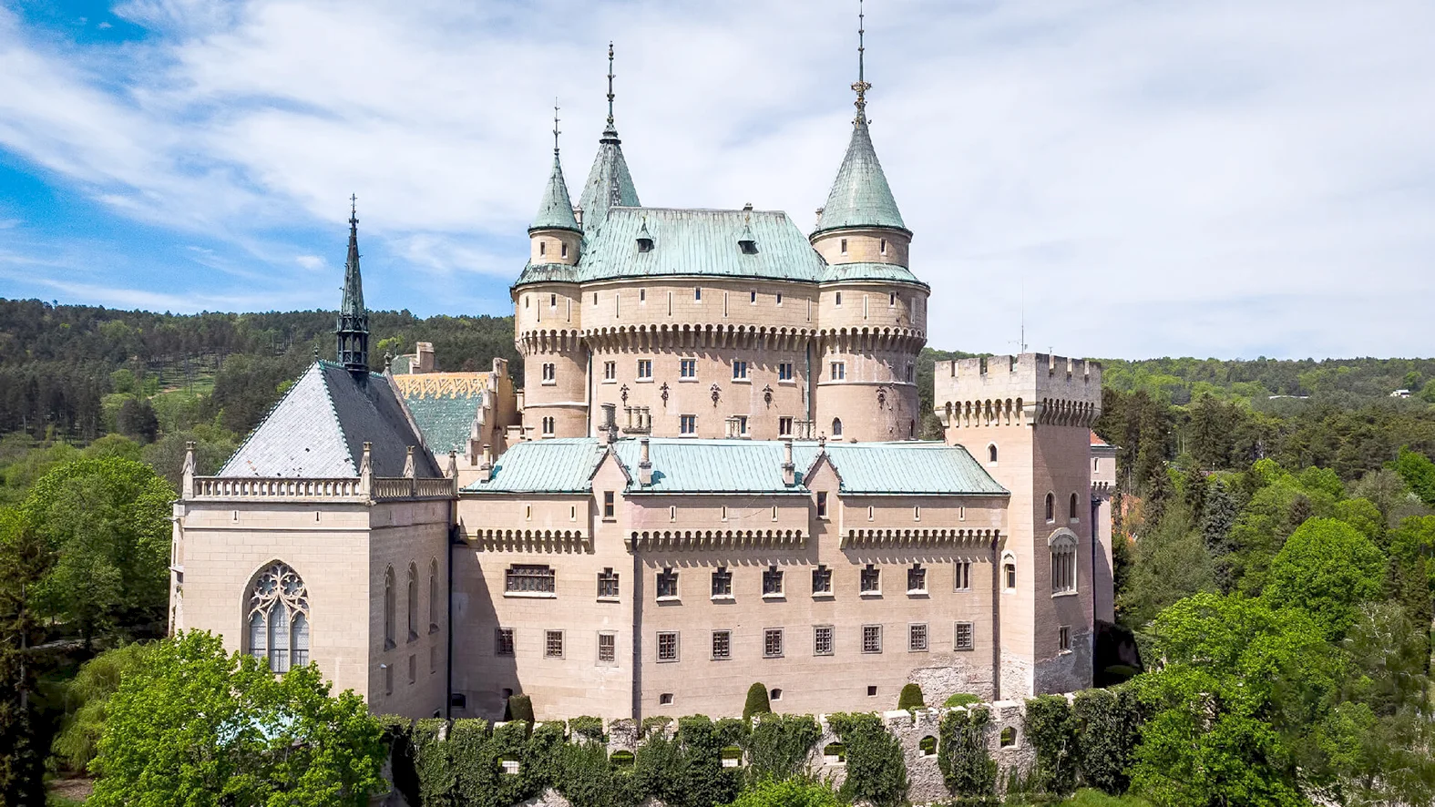 Bojnický zámok sprístupnil nový prehliadkový okruh, vrátili sa i lektori 