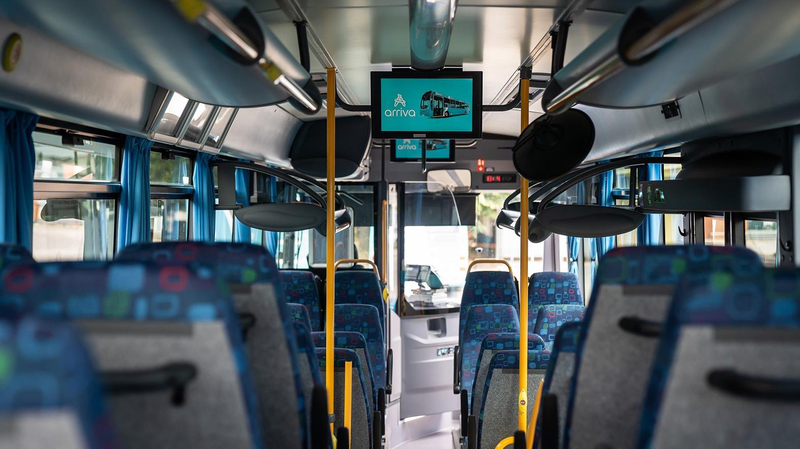 Novinkou v prímestskej autobusovej doprave sú predplatné cestovné lístky