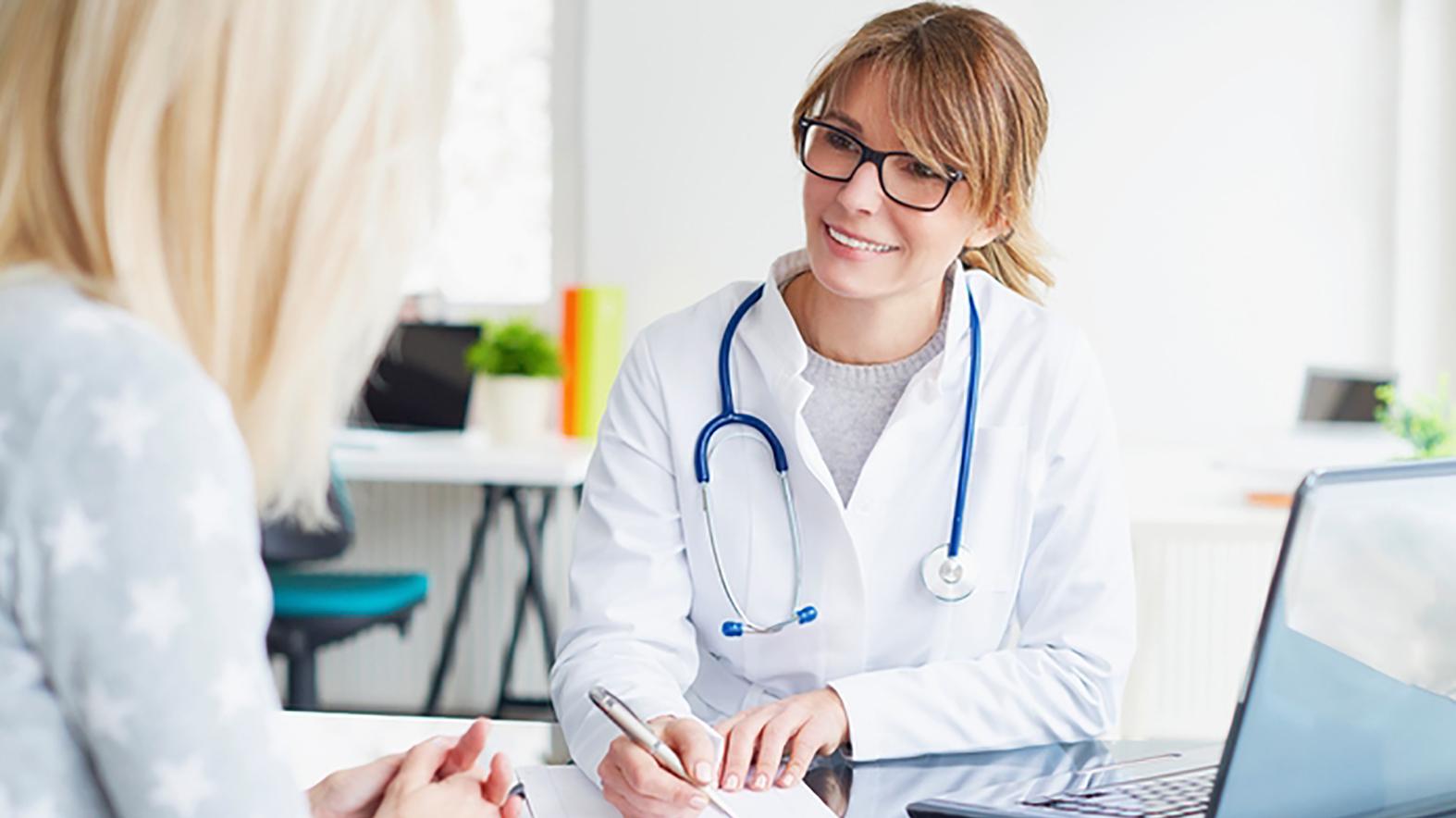 KSK chce prilákať mladých lekárov do ambulancií v regiónoch dotačnou schémou