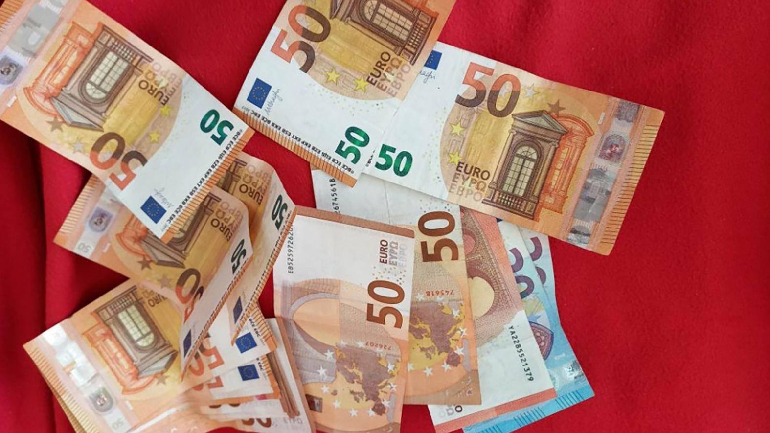 Poslanci schválili zvýšenie financií v grantových programoch