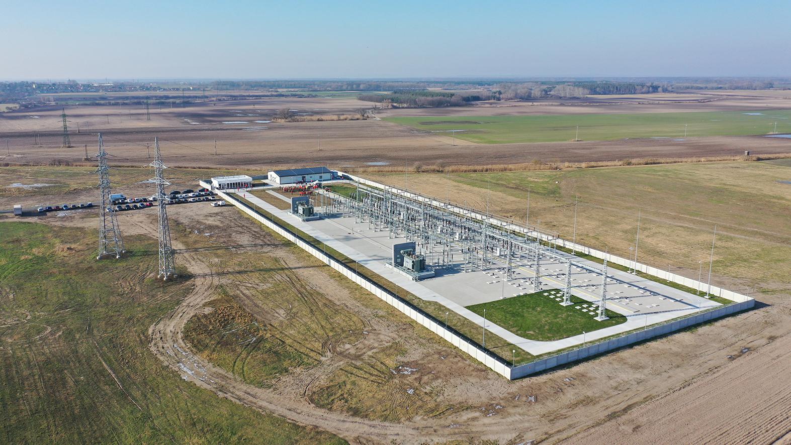 Na slovensko-českom pohraničí napreduje modernizácia elektrickej sústavy
