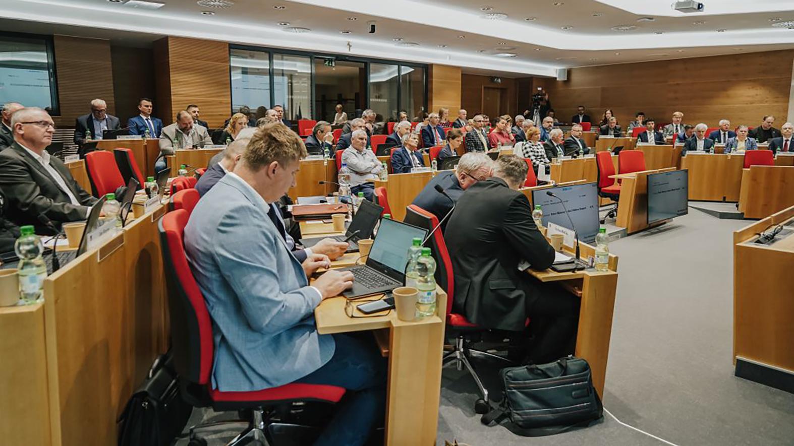 Vo Výzve poslancov PSK zastupiteľstvo rozdelilo viac ako dva milióny eur