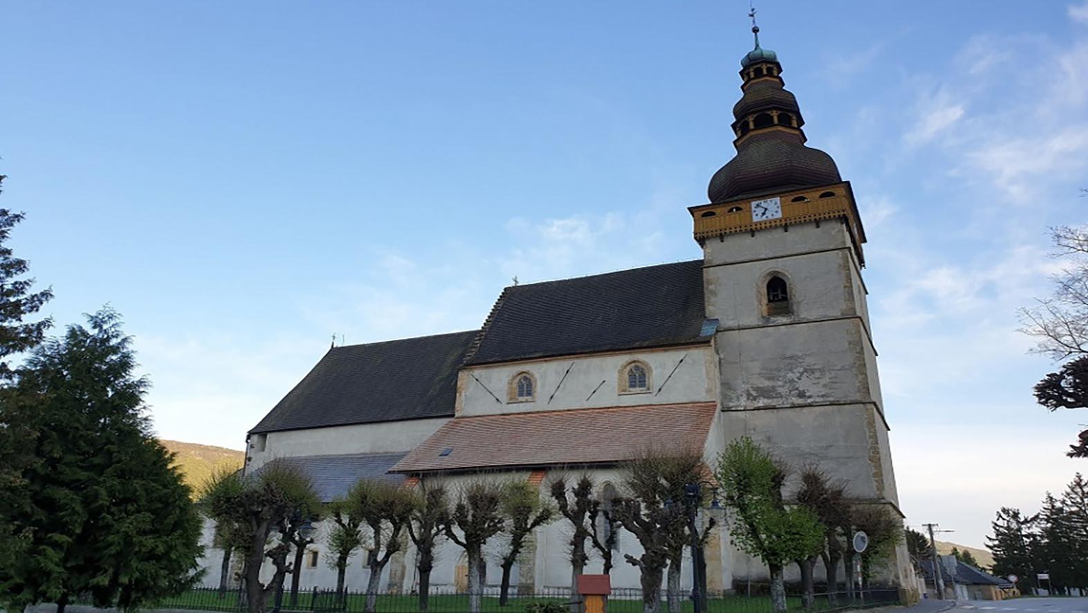 Ku gotickým kostolom na Gemeri bude počas leta jazdiť sezónny mikrobus