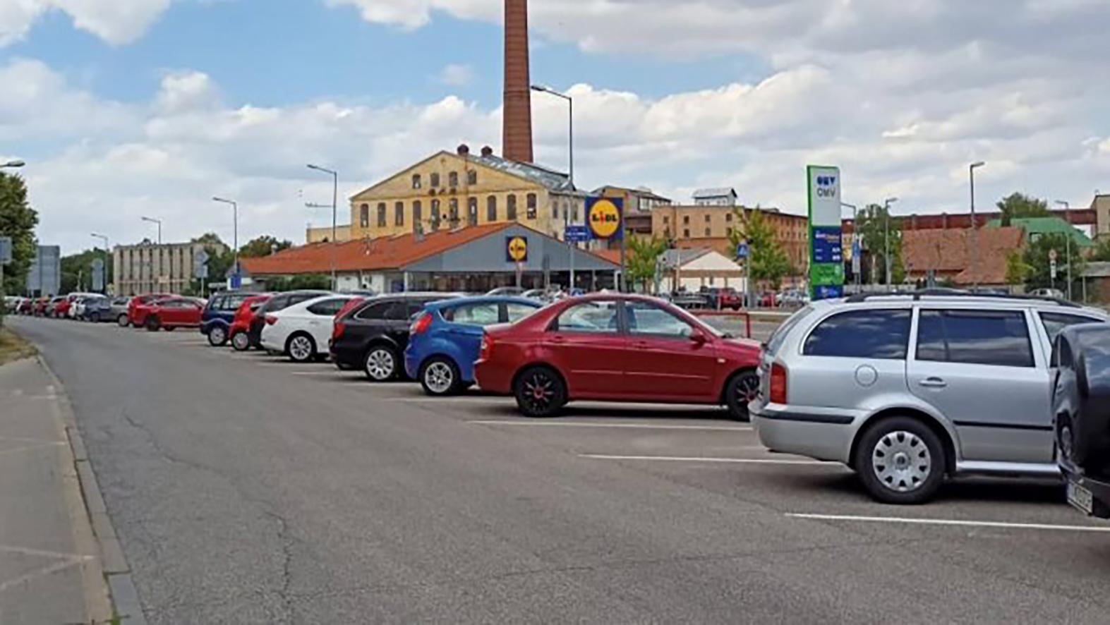 Nespokojní občania pripravujú petíciu proti rezidentskému parkovaniu