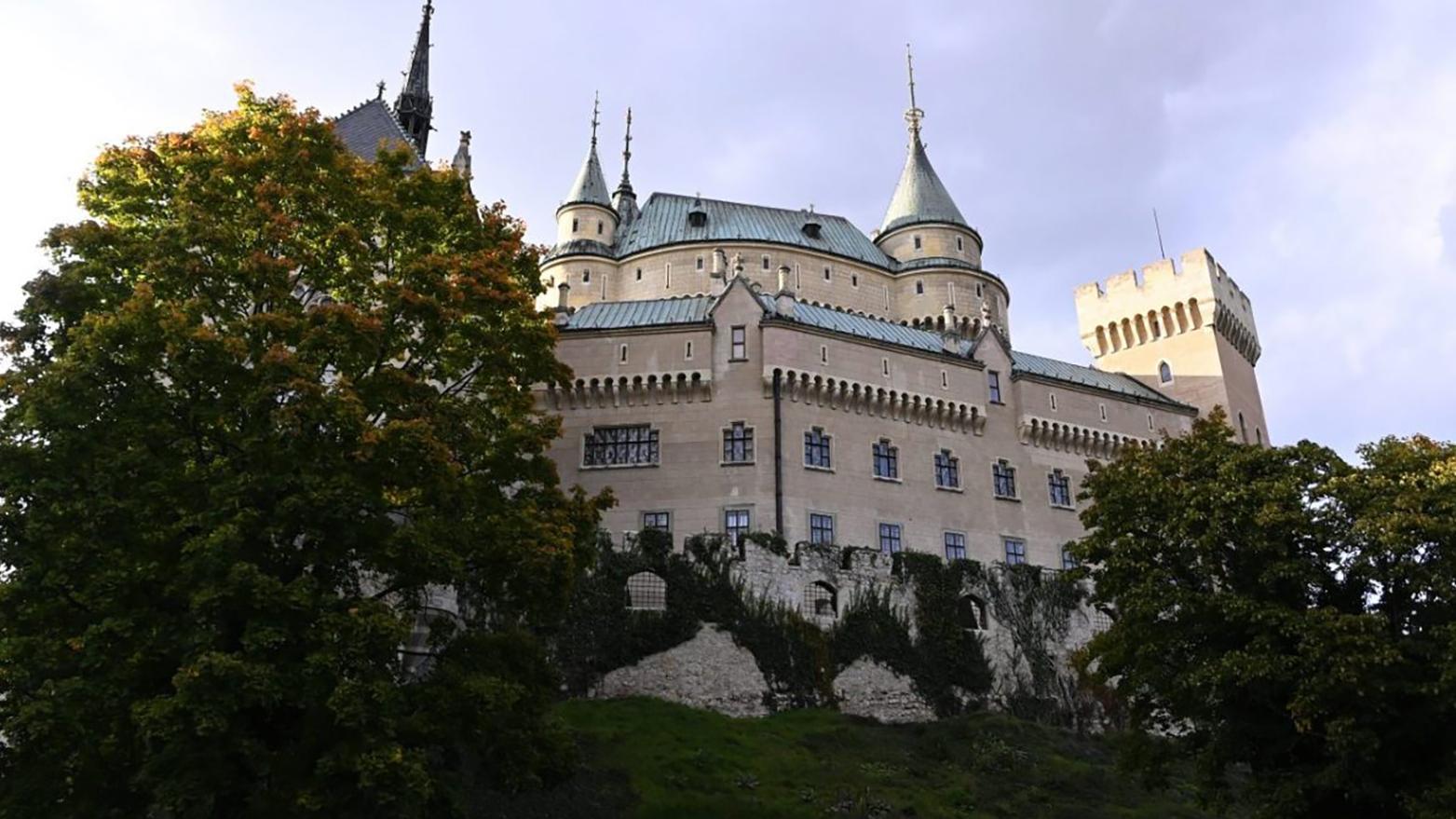 Posledné dni prázdnin na Bojnickom zámku ponúknu večerné prehliadky i prednášku