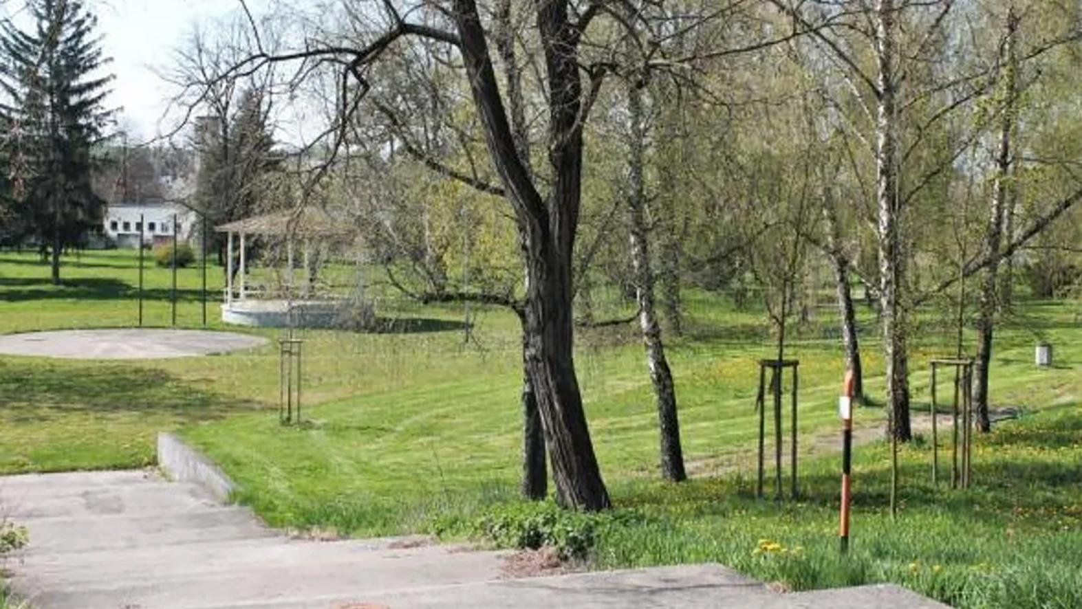 Samospráva Bánoviec nad Bebravou chce zabezpečiť revitalizáciu mestského parku