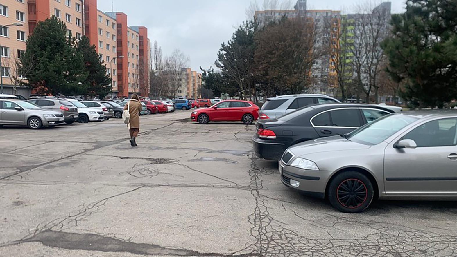 Regulované parkovanie PAAS spustia v septembri v ďalšej časti Petržalky
