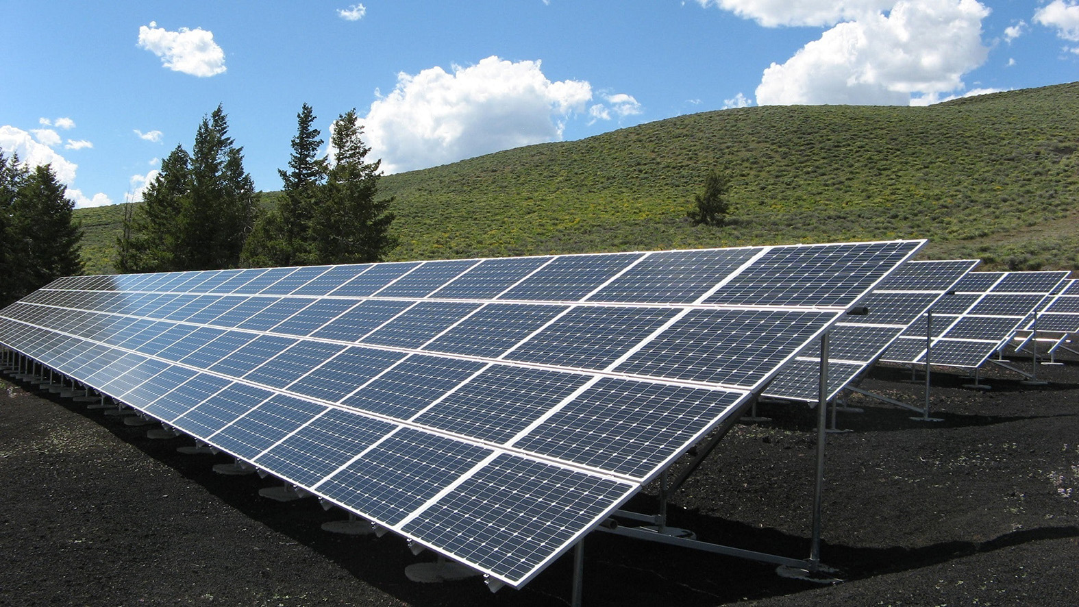 Väčšina Slovákov by chcela viac využívať zelenú energiu, tvrdí prieskum