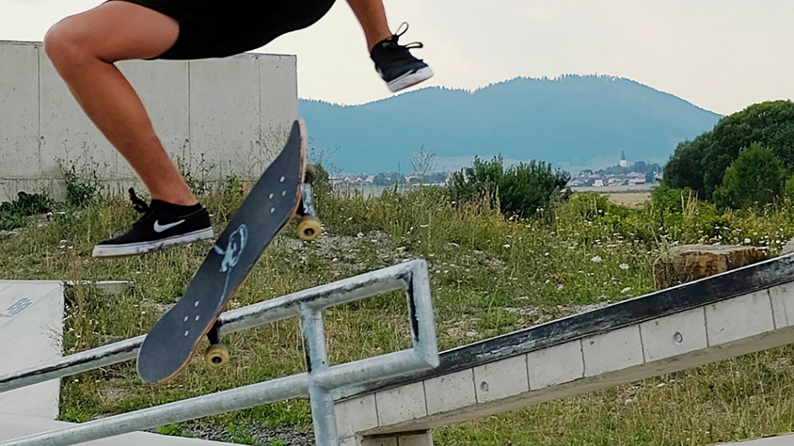 Mesto už môže vybudovať hokejbalové ihrisko a plochu pre skejterov