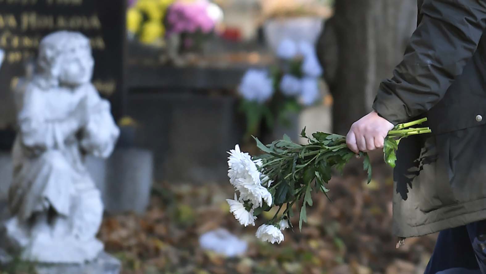 Na Vrbickom cintoríne v L. Mikuláši revitalizovali plochy s pamätníkmi rodákov