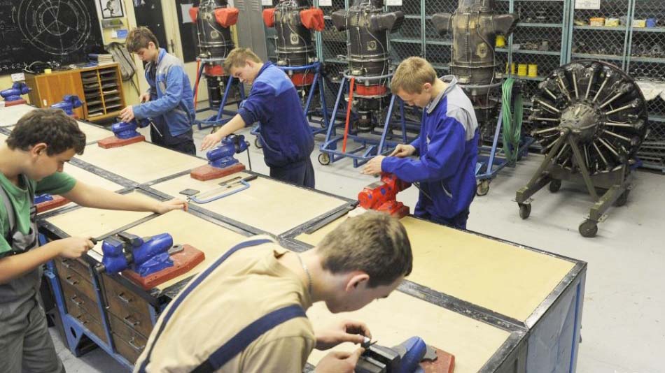 SOŠ v Prievidzi má nové vybavenie dielní za takmer 650-tis.eur
