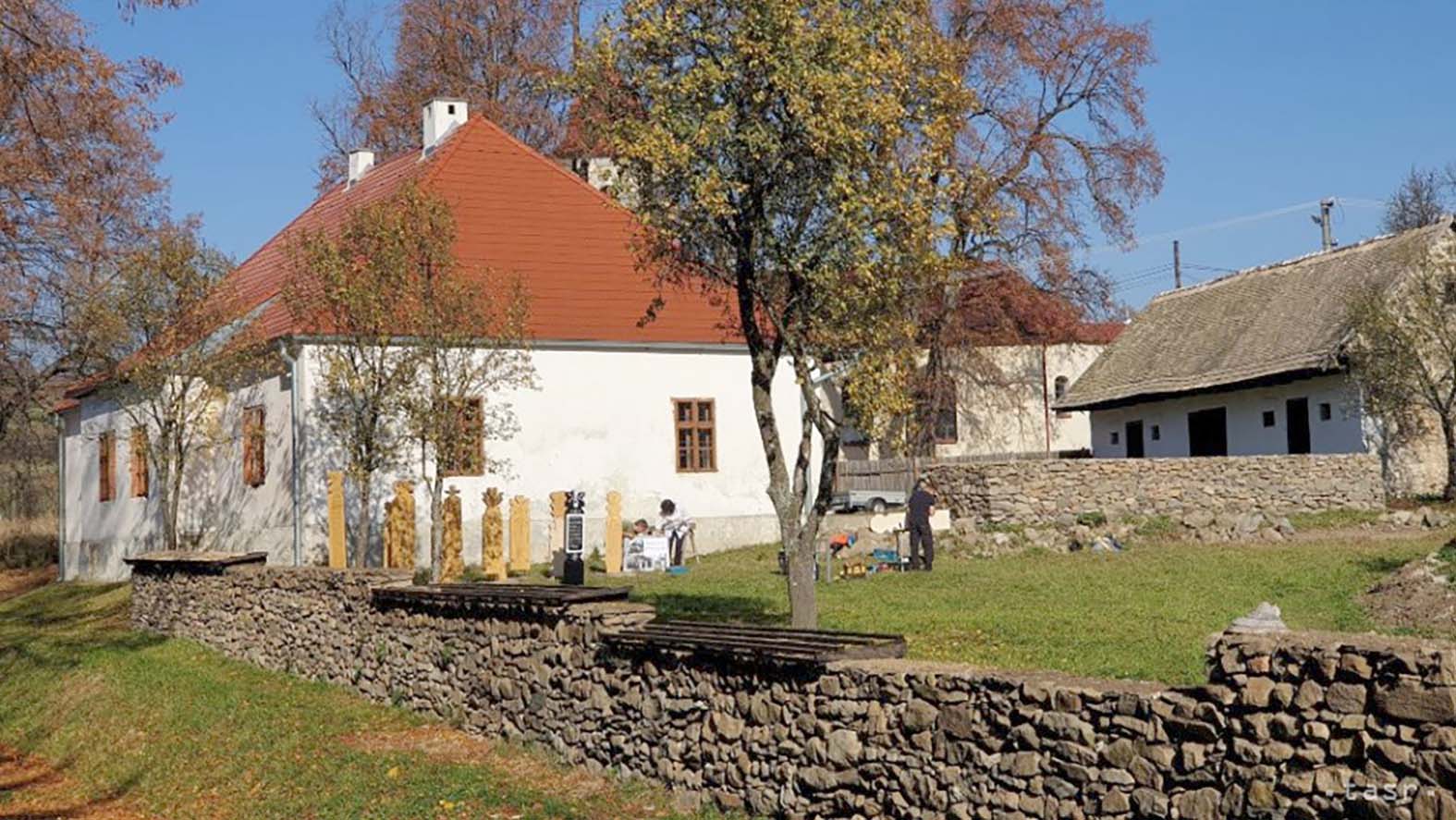 Fara, v ktorej sa narodila Timrava, má 195 rokov a potrebuje obnovu