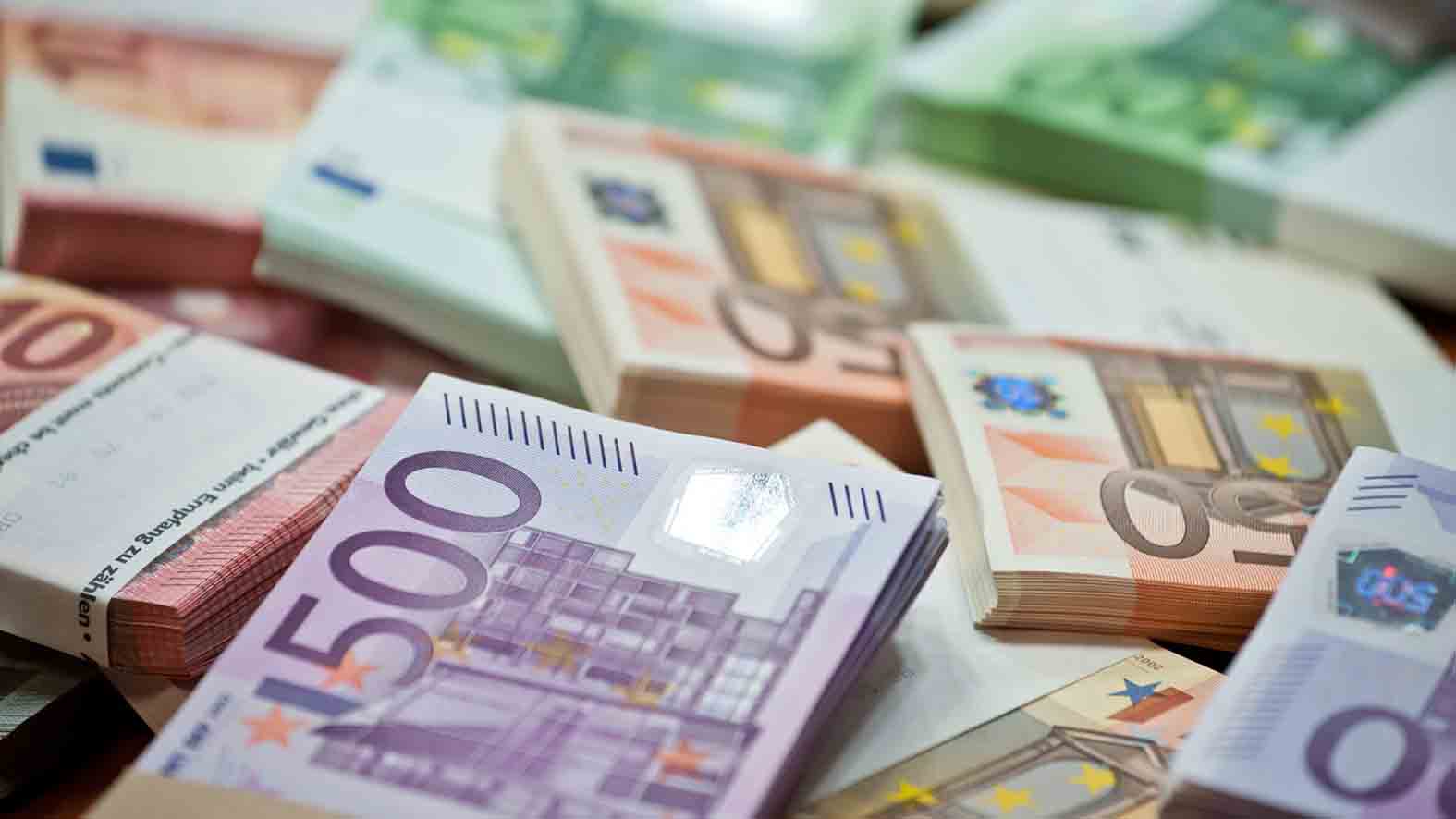 Deficit 2023 pod cieľom rozpočtu neznamená priestor pre dodatočné výdavky  