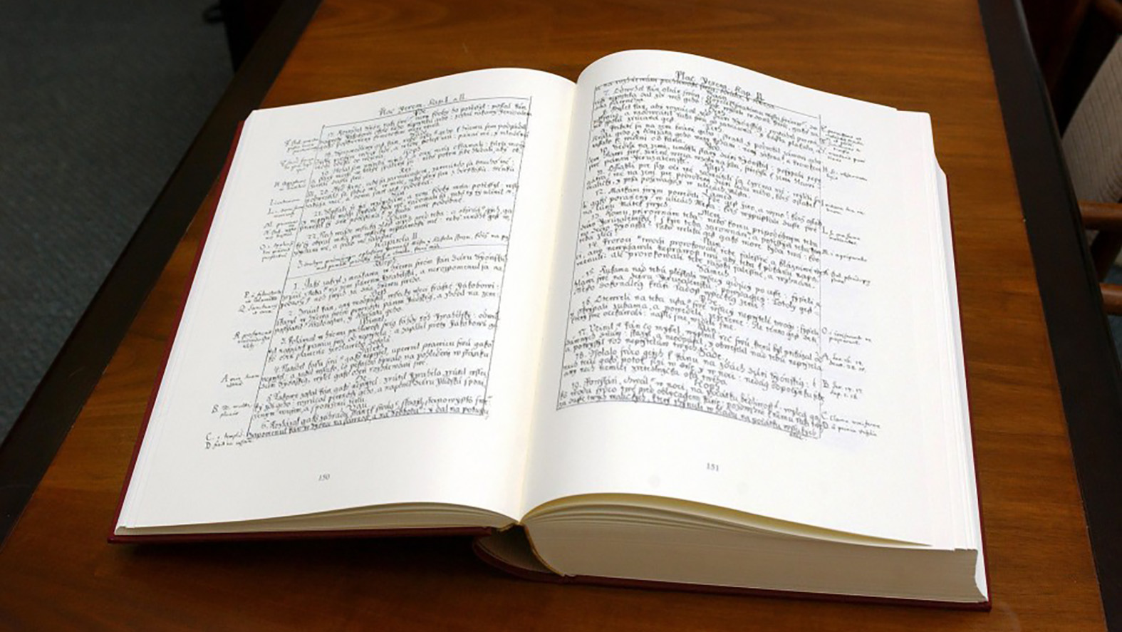 V Sabinove predstavili prvú Bibliu v rómskom karpatskom dialekte