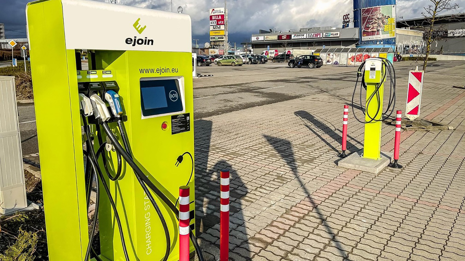 Mesto chce postaviť desiatky nabíjacích staníc pre elektrické autá
