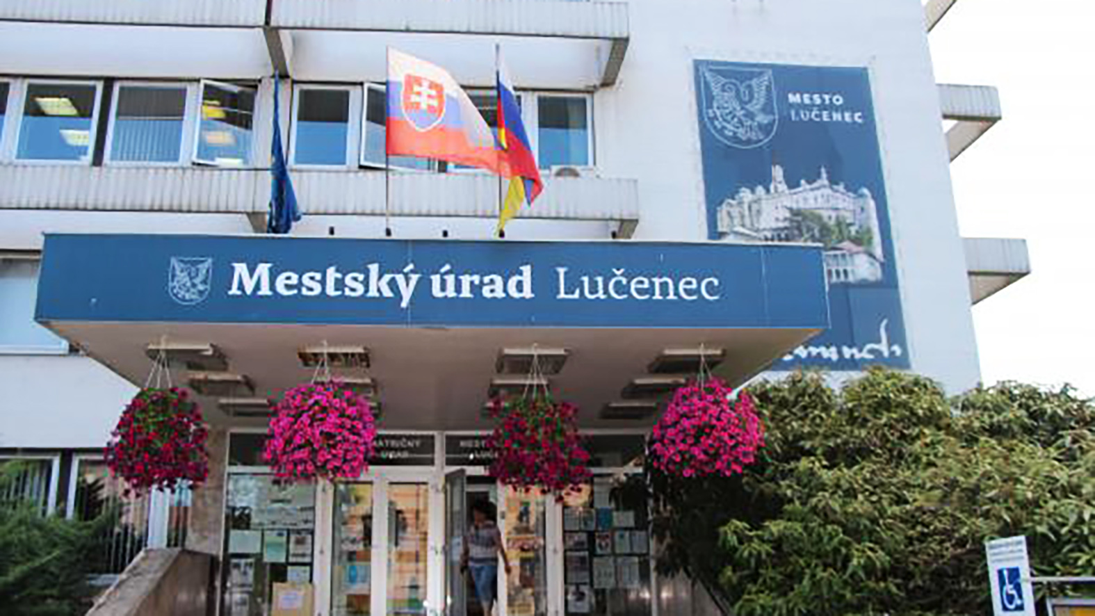 Zamestnanci mestského úradu budú v piatky pre úsporu pracovať z domu