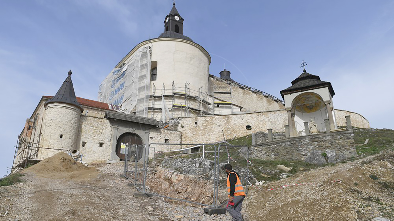 Obec pracuje na kolaudácii vodojemu potrebného na otvorenie hradu