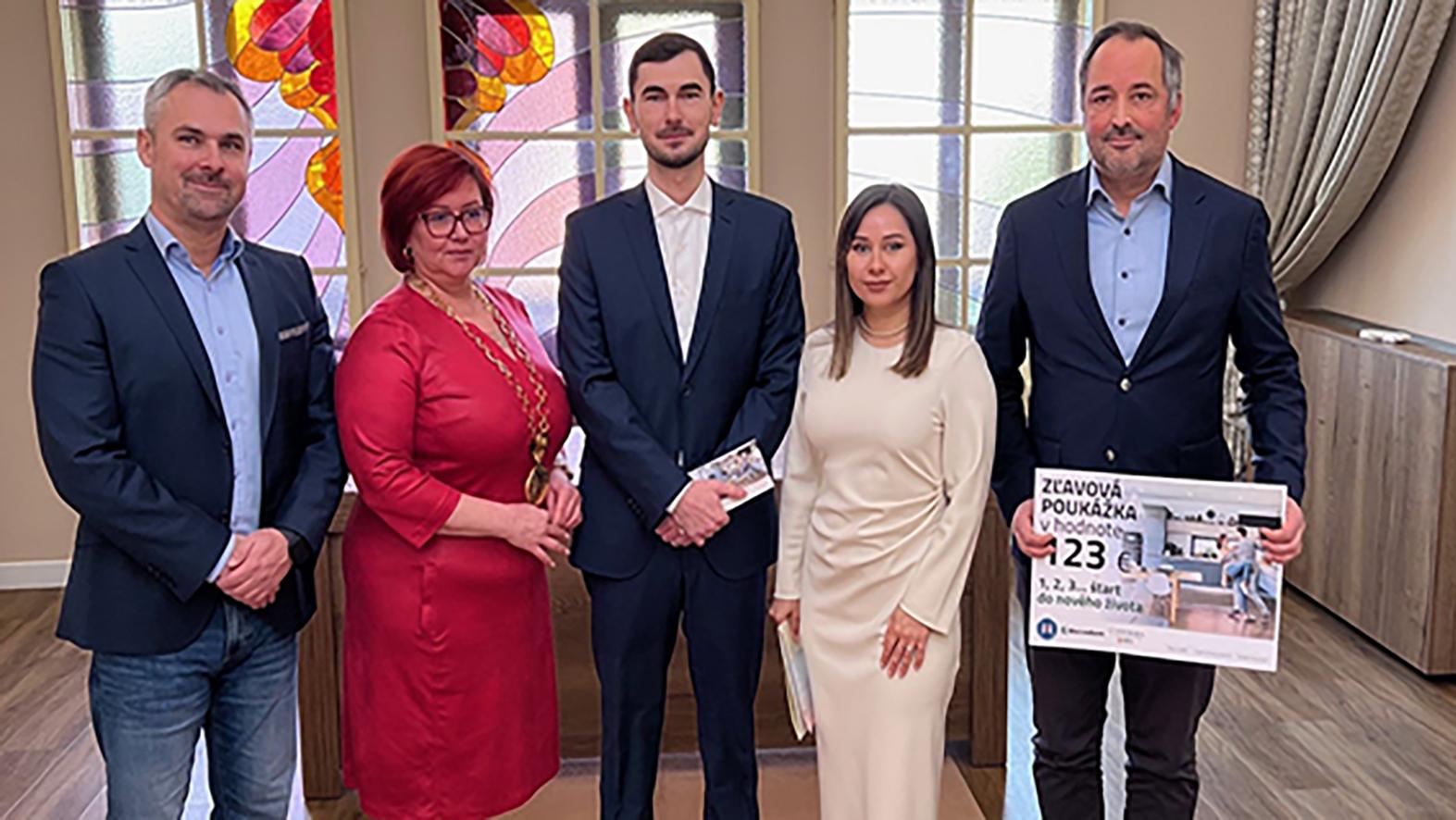 ZMOS, DECODOM A VÚB ponúkajú novým manželským párom pomoc pri štarte