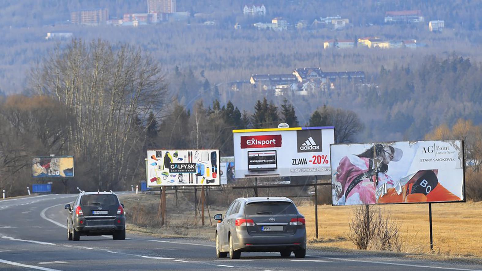Samospráva bojuje s vizuálnym smogom, odstraňuje bilbordy