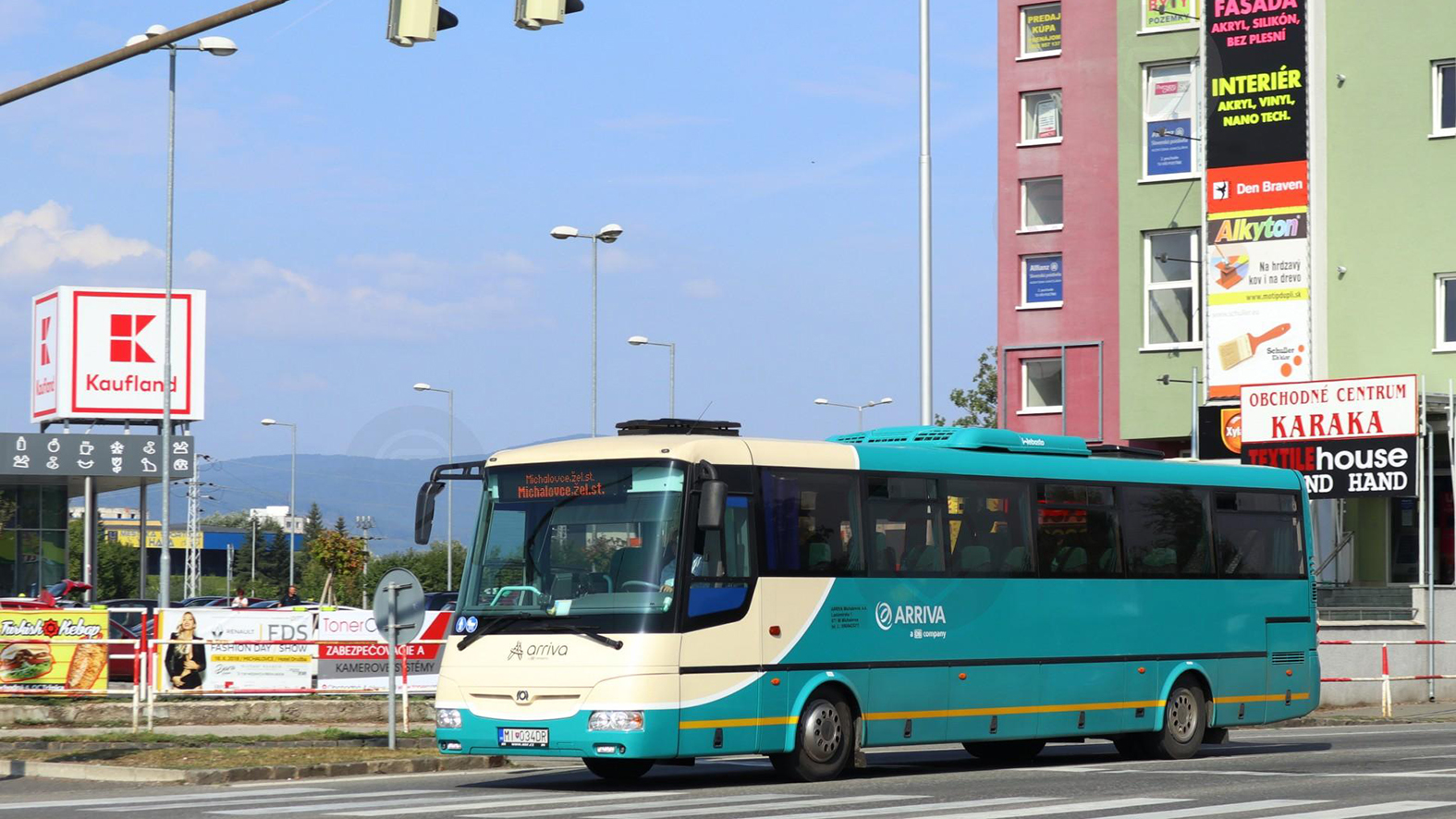 V autobusoch spoločnosti ARRIVA Michalovce bude možné platiť aj bankovou kartou