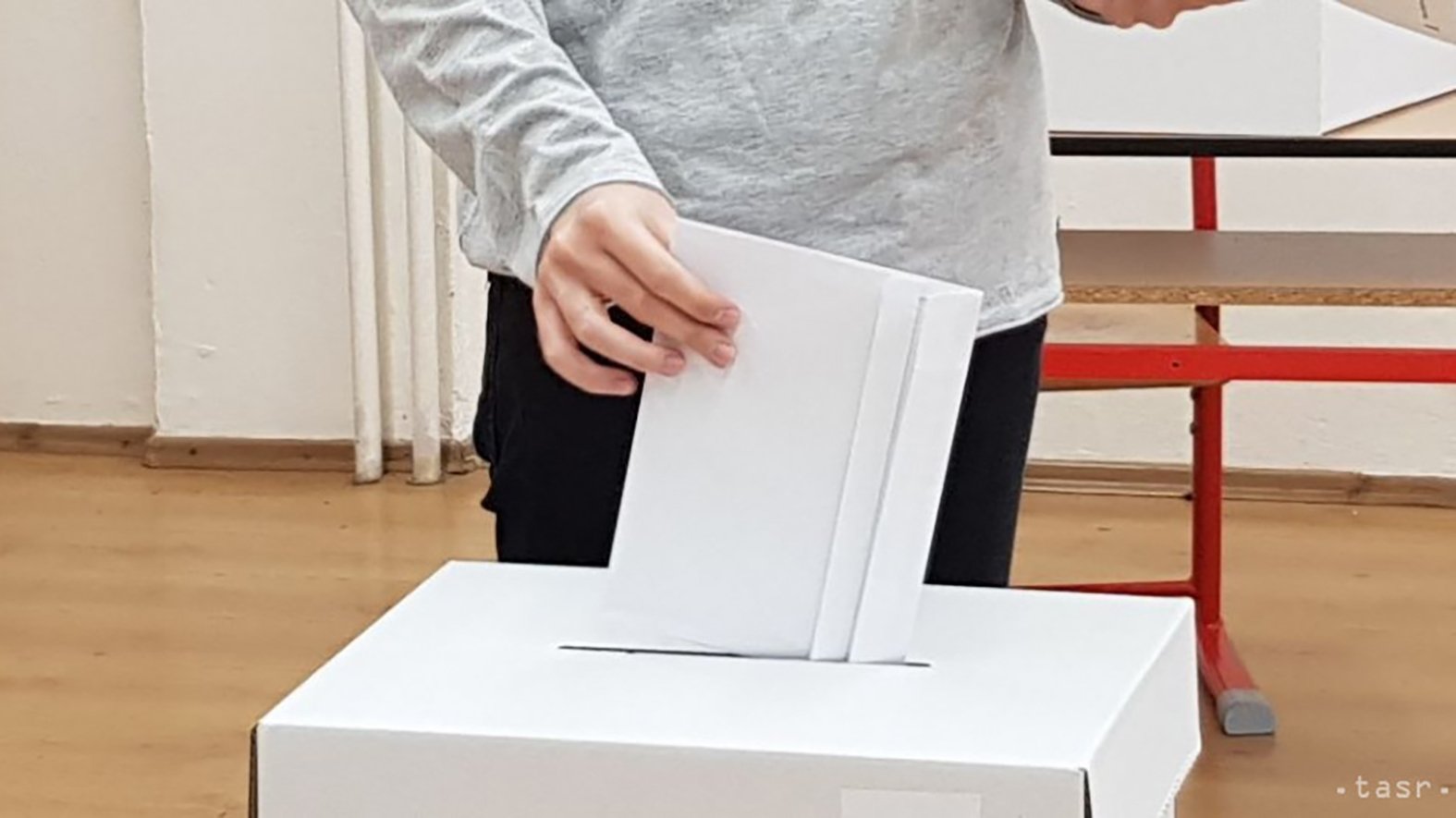 V 18 obciach si v sobotu vyberajú voliči starostov a poslancov