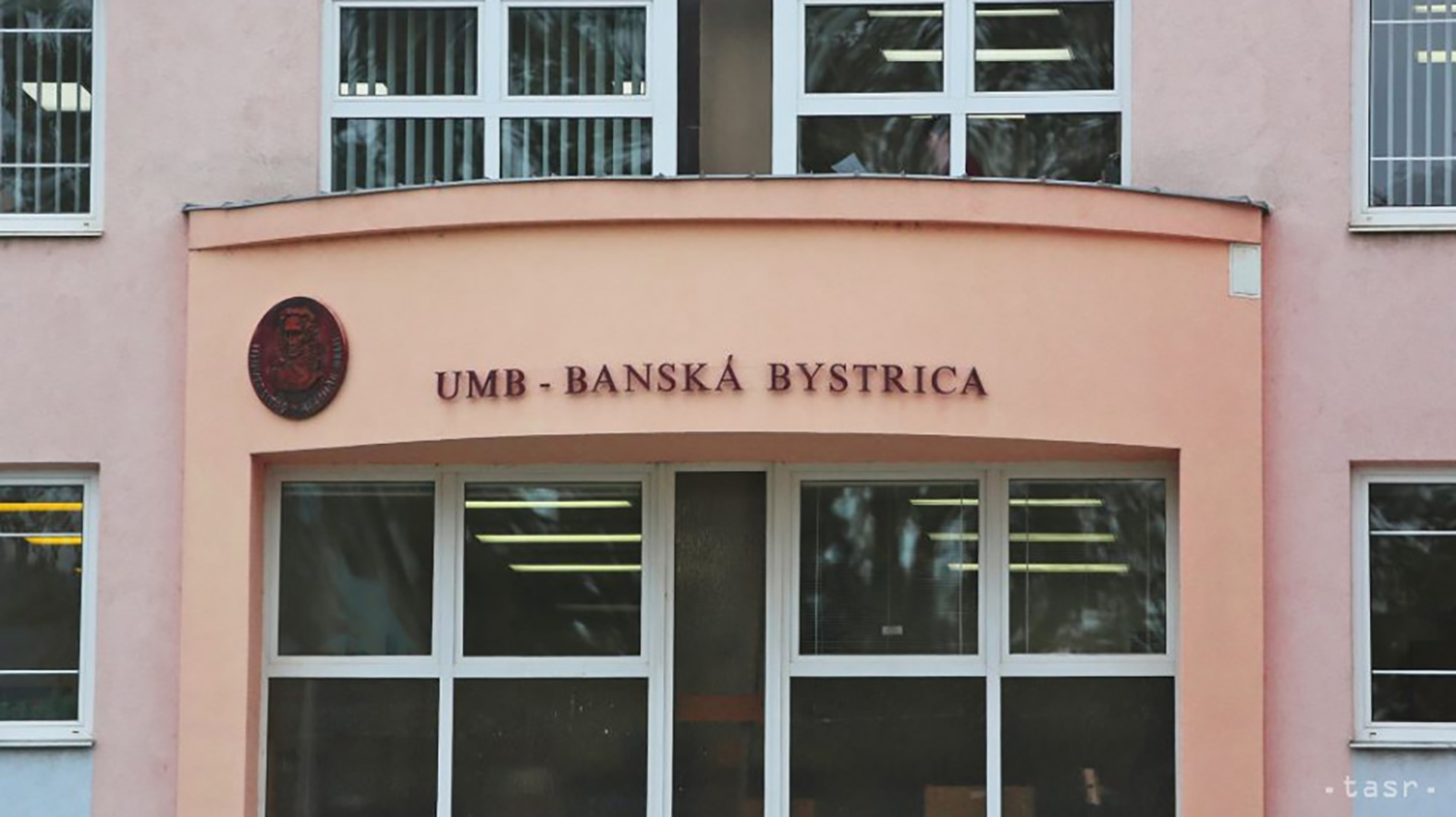 UMB pripravuje projekt monitoringu bezpečnosti a pohybu osôb v škole