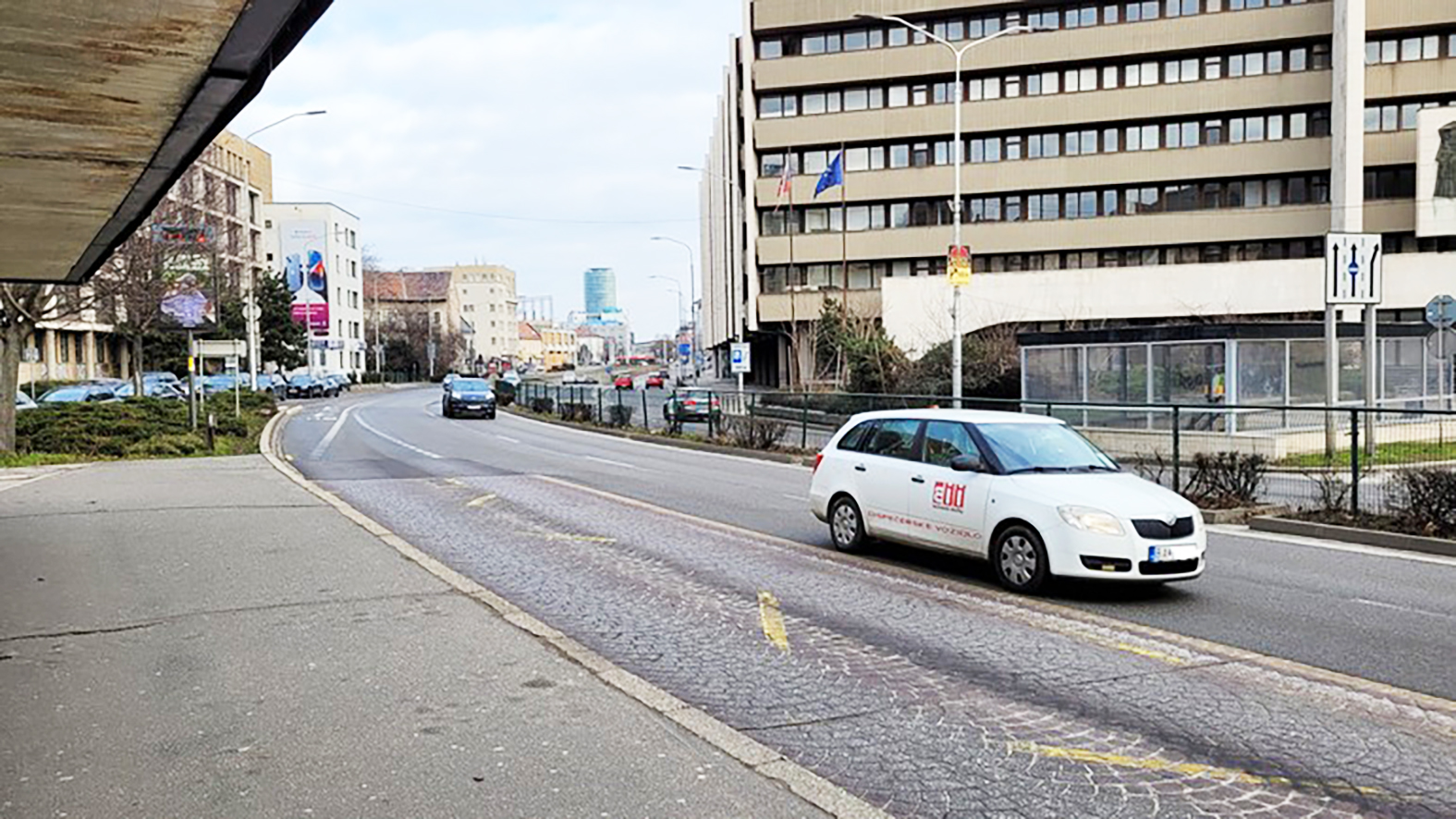 Mesto má projekt úpravy šírky jazdných pruhov na Staromestskej
