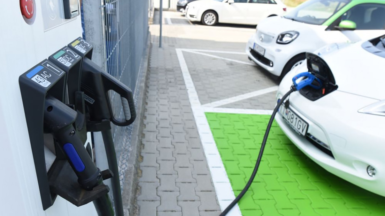 Mesto Prievidza plánuje inštalovať elektro nabíjacie stanice