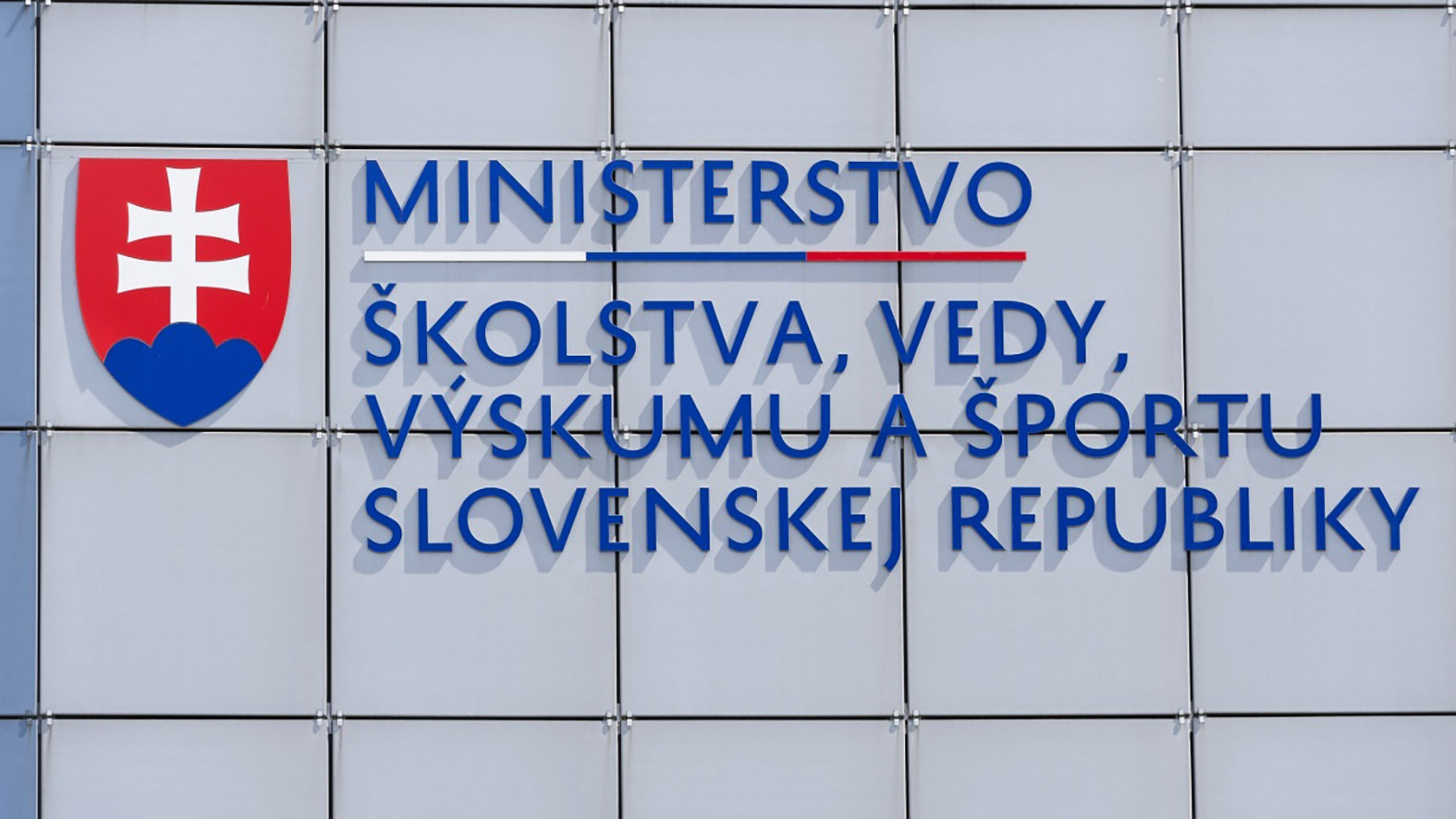 MŠVVaM varuje pred seminárom pre učiteľov šíriacim hoaxy a nebezpečné informácie
