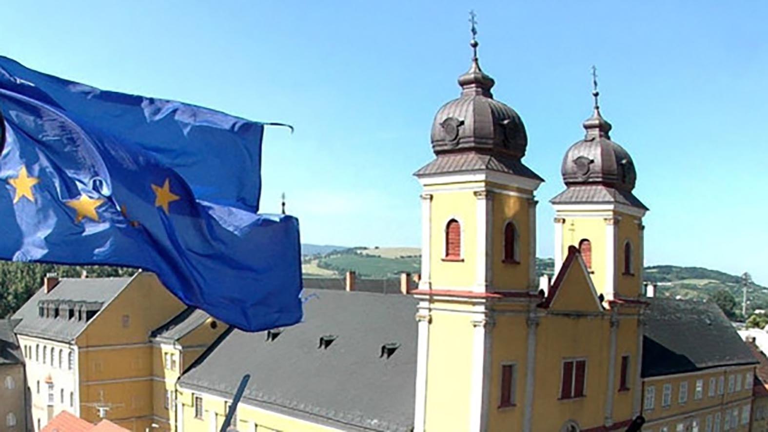 V Trenčíne v sobotu na hodinu "zhasnú" mestská veža, Morový stĺp a dva kostoly