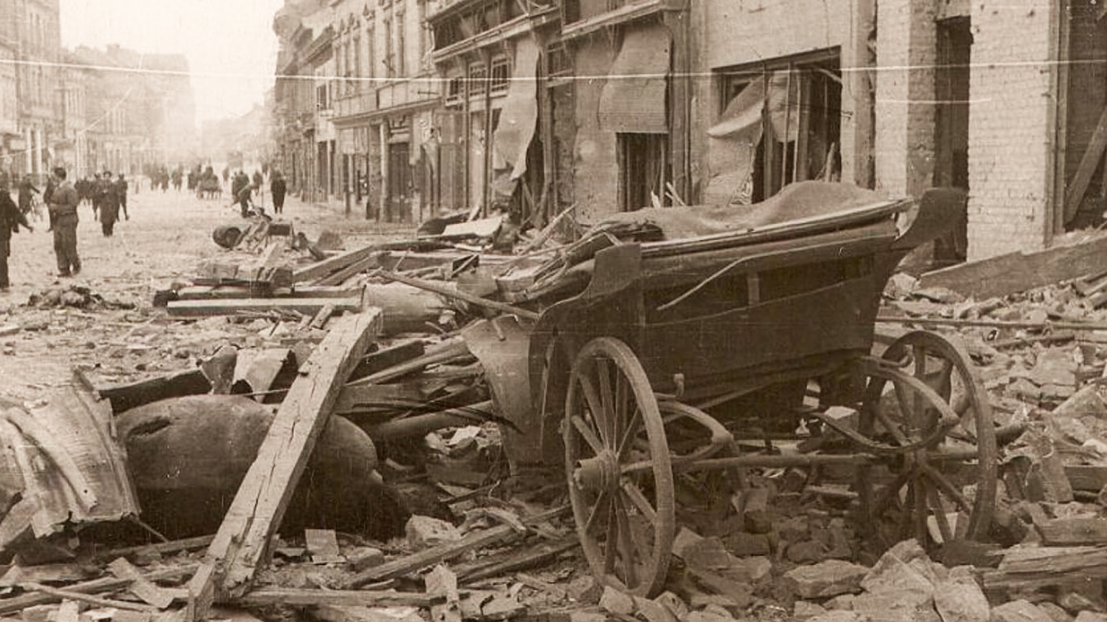 Pred 79 rokmi pred Veľkou nocou zahynulo v Nitre pri bombardovaní mesta 345 ľudí