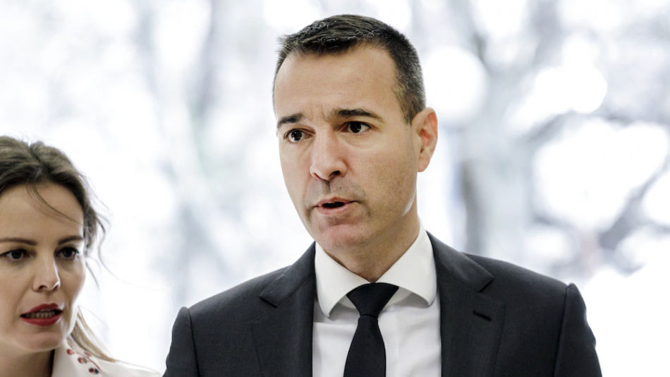 T. Drucker: Pre prvý až tretí ročník ZŠ bude platiť zákaz používania mobilov