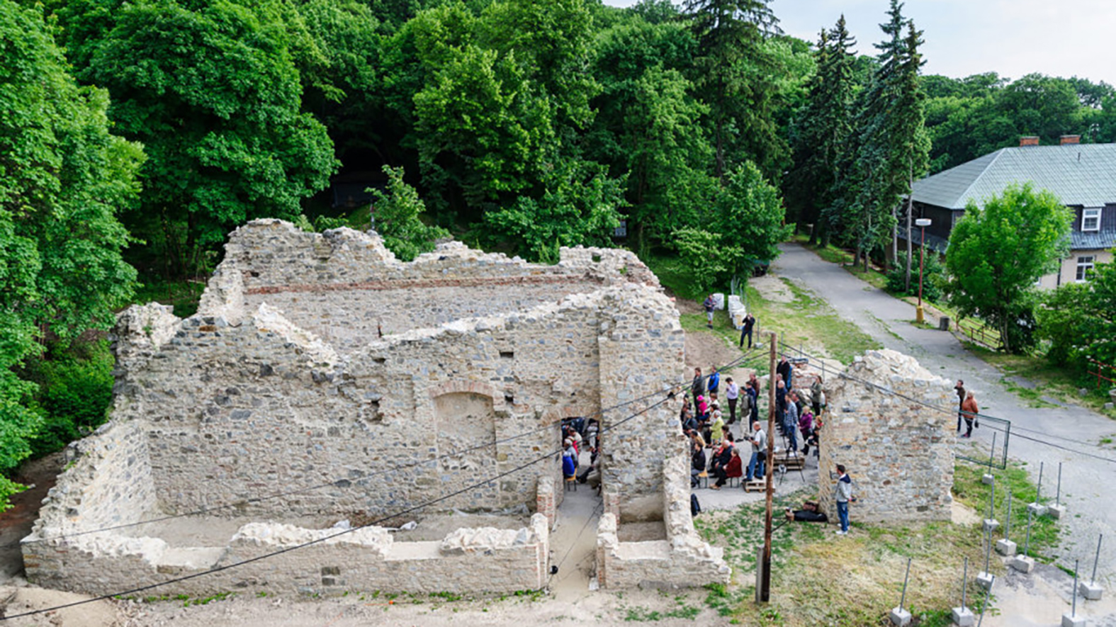 Dobrovoľníci môžu cez víkend pomôcť s čistením areálu Zoborského kláštora